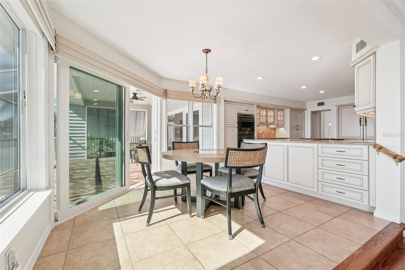 Listing photo id 20 for 44 Tidy Island Boulevard