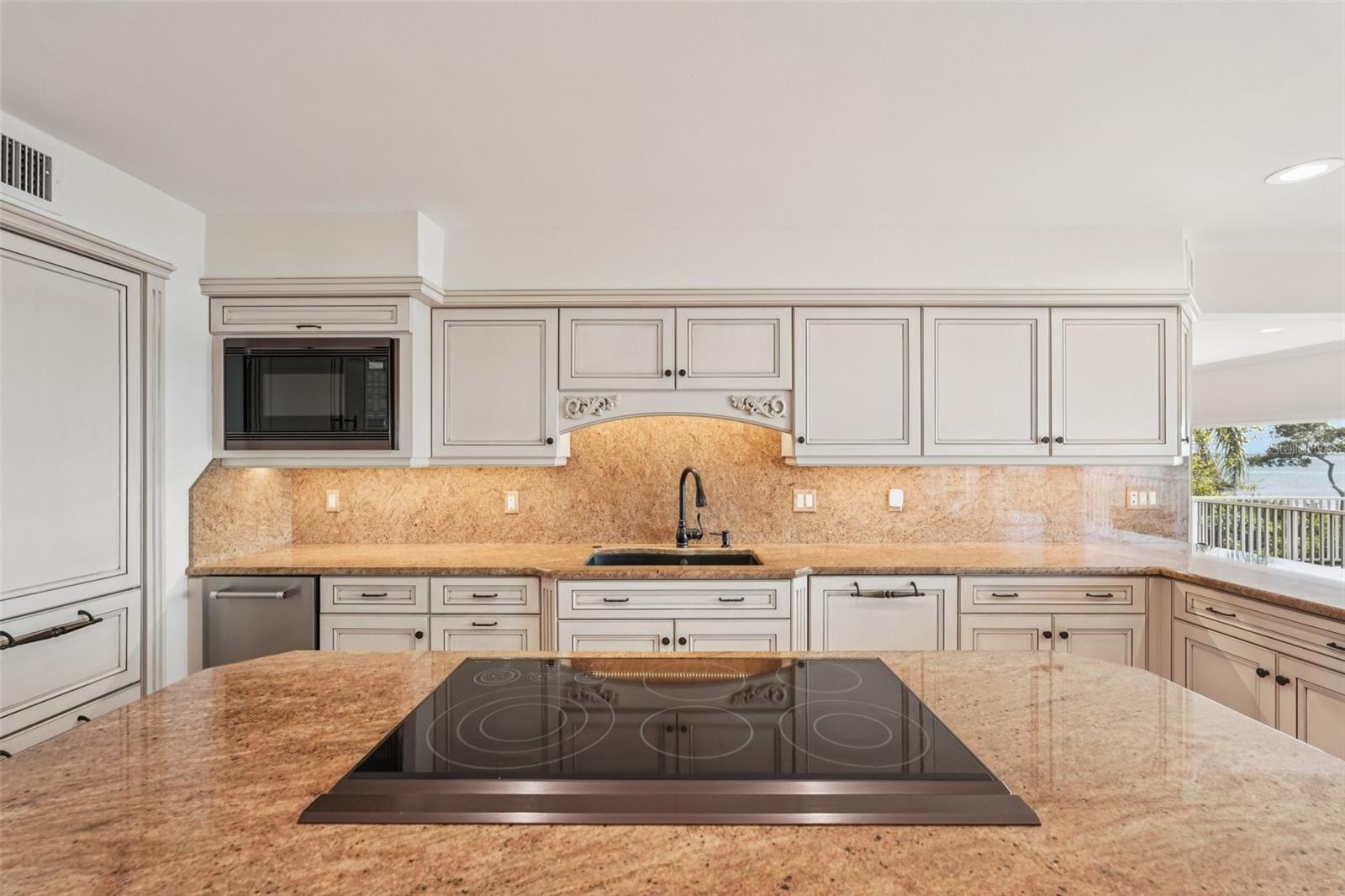 Listing photo id 22 for 44 Tidy Island Boulevard