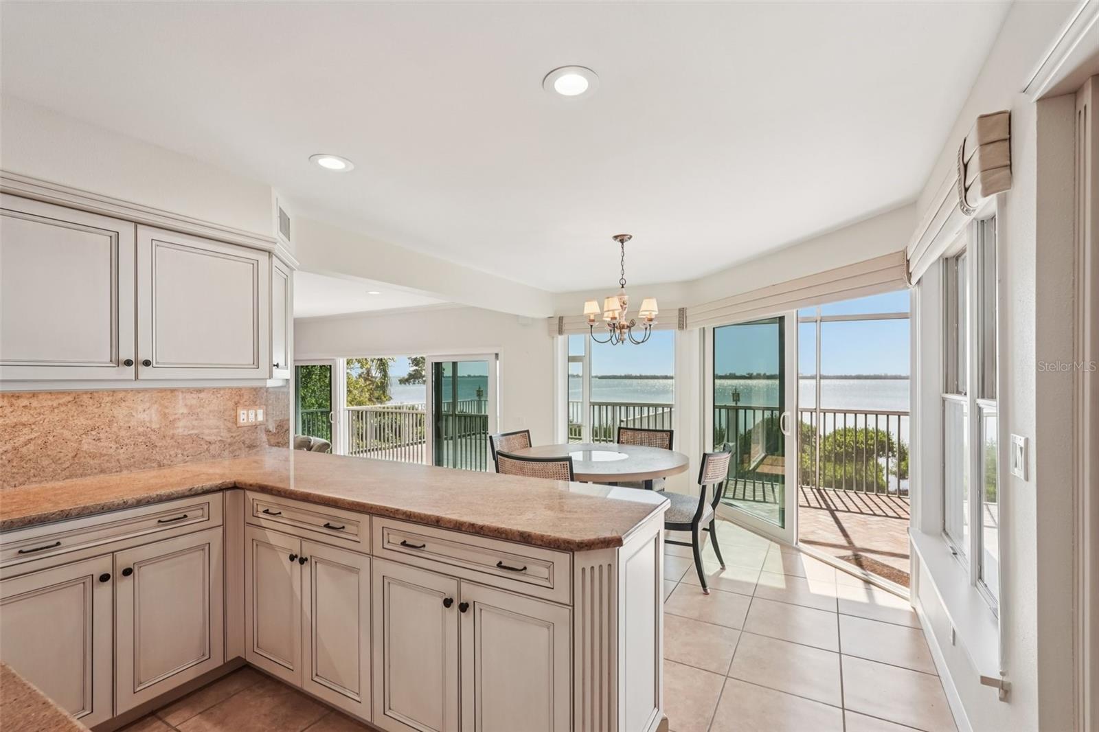 Listing photo id 24 for 44 Tidy Island Boulevard