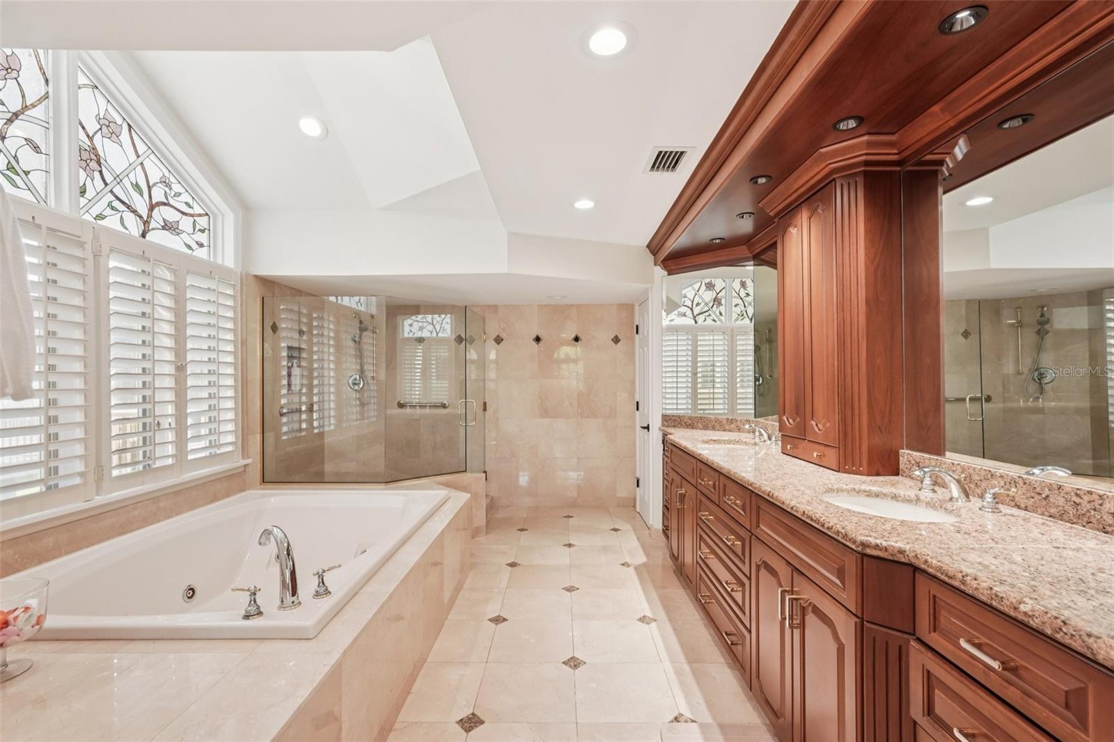 Listing photo id 32 for 44 Tidy Island Boulevard