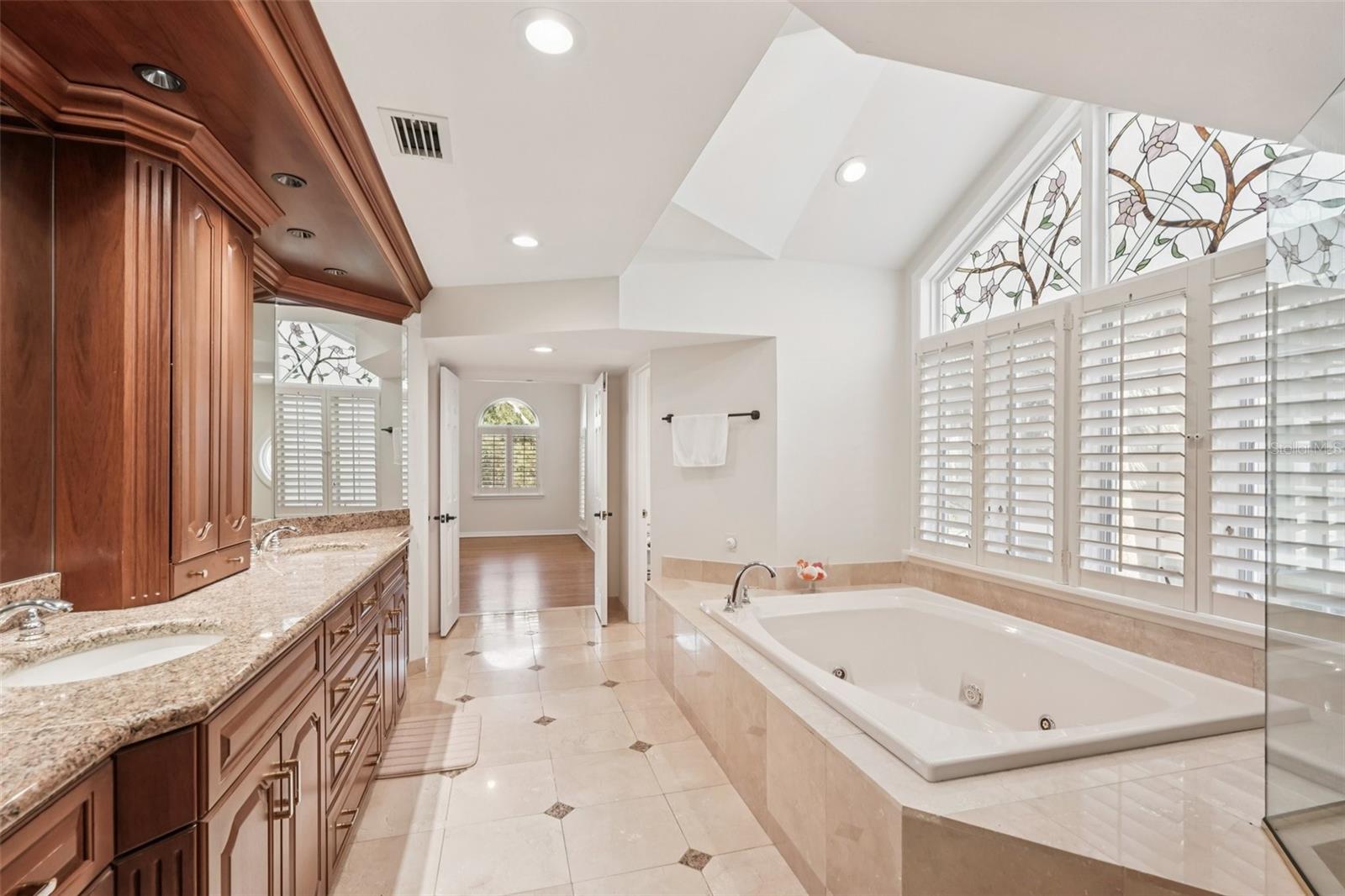 Listing photo id 33 for 44 Tidy Island Boulevard