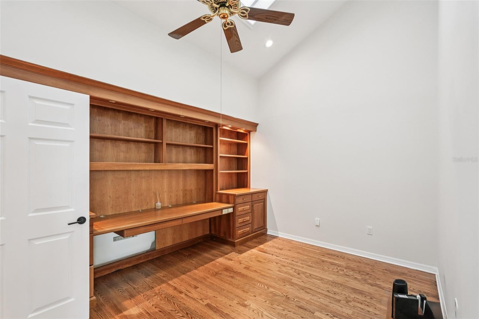 Listing photo id 38 for 44 Tidy Island Boulevard