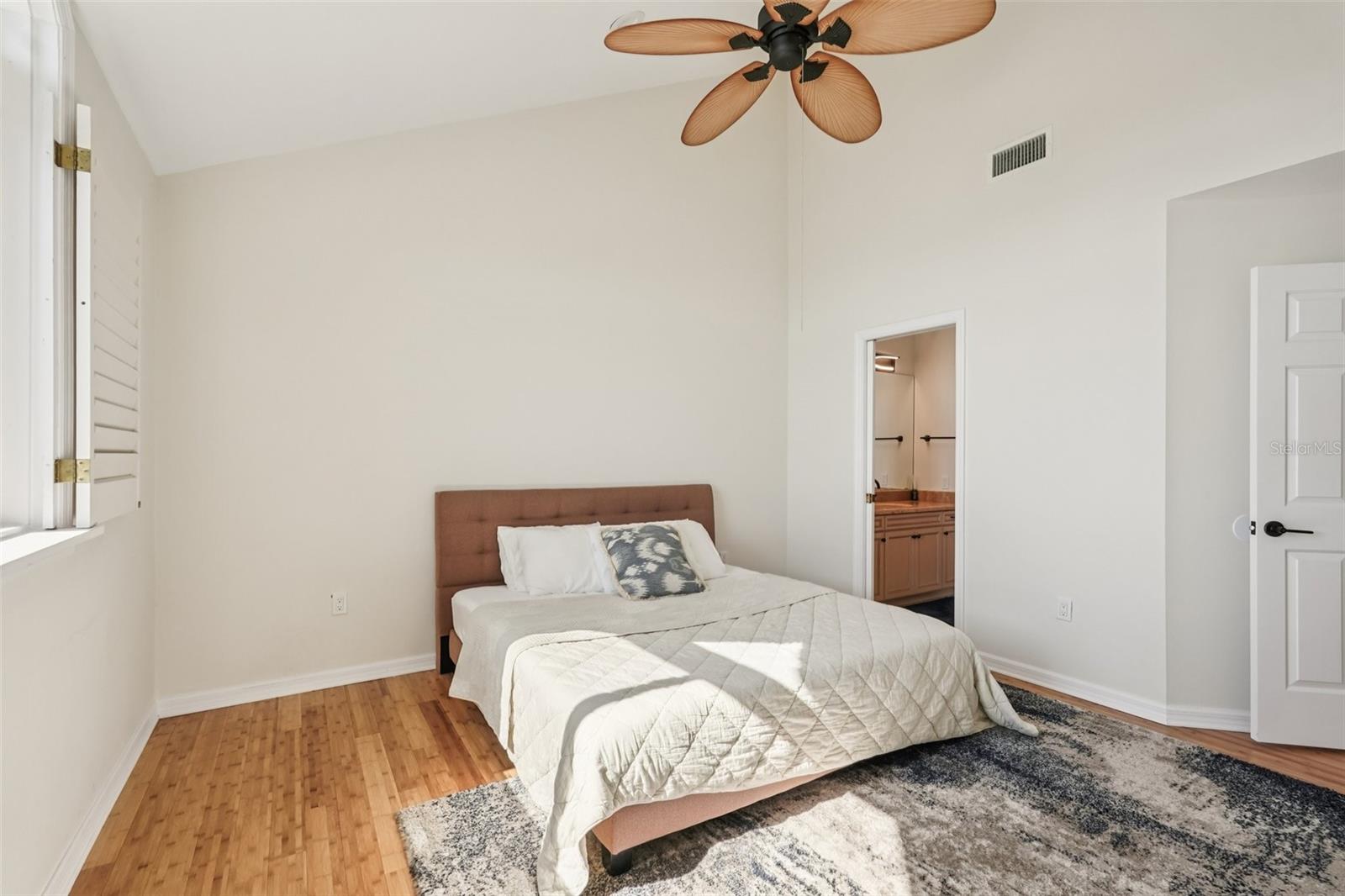 Listing photo id 41 for 44 Tidy Island Boulevard