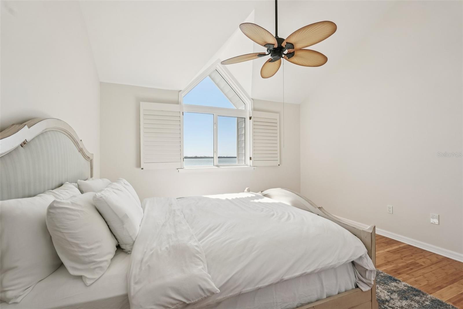 Listing photo id 48 for 44 Tidy Island Boulevard