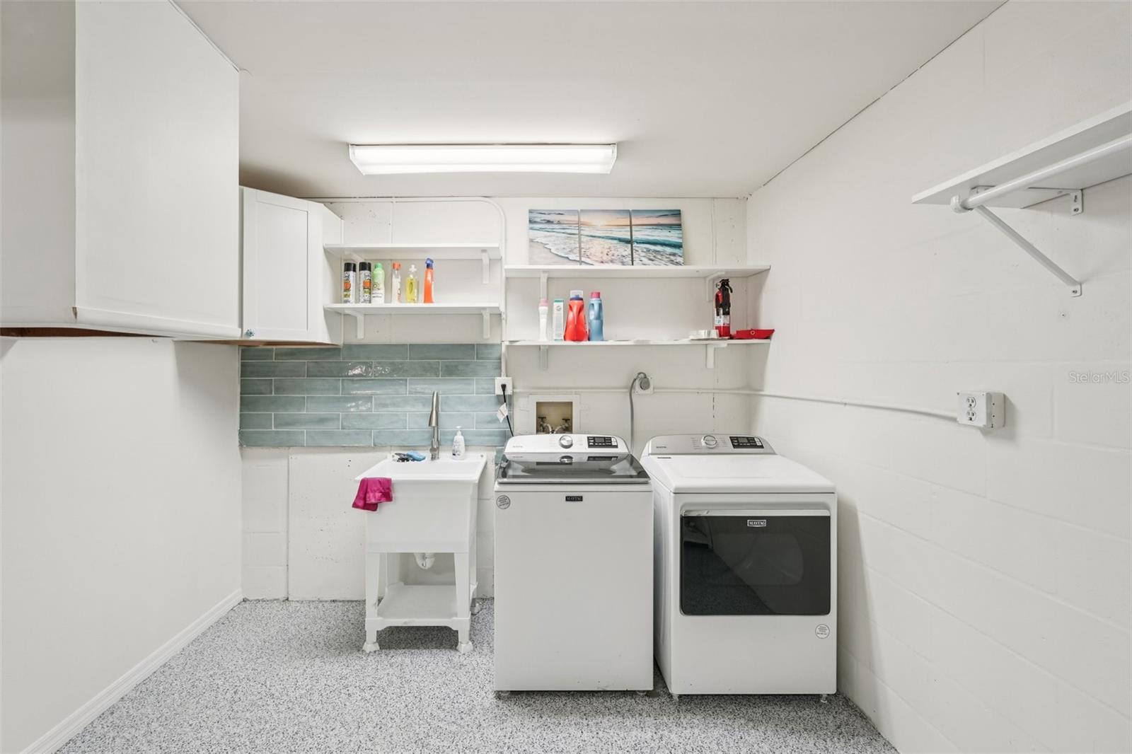 Listing photo id 51 for 44 Tidy Island Boulevard