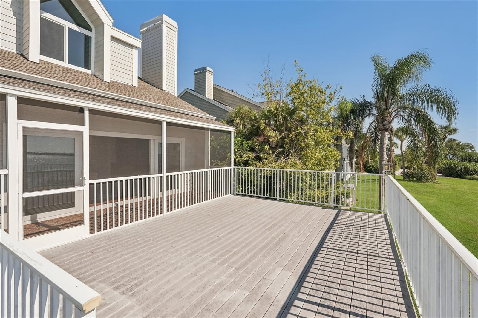 Listing photo id 60 for 44 Tidy Island Boulevard