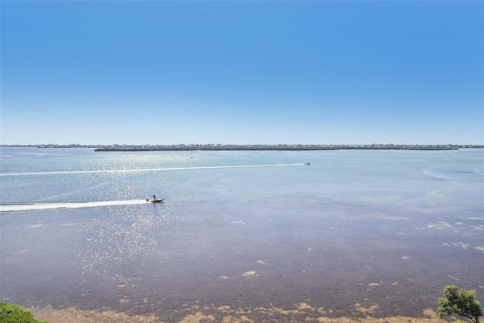 Listing photo id 64 for 44 Tidy Island Boulevard