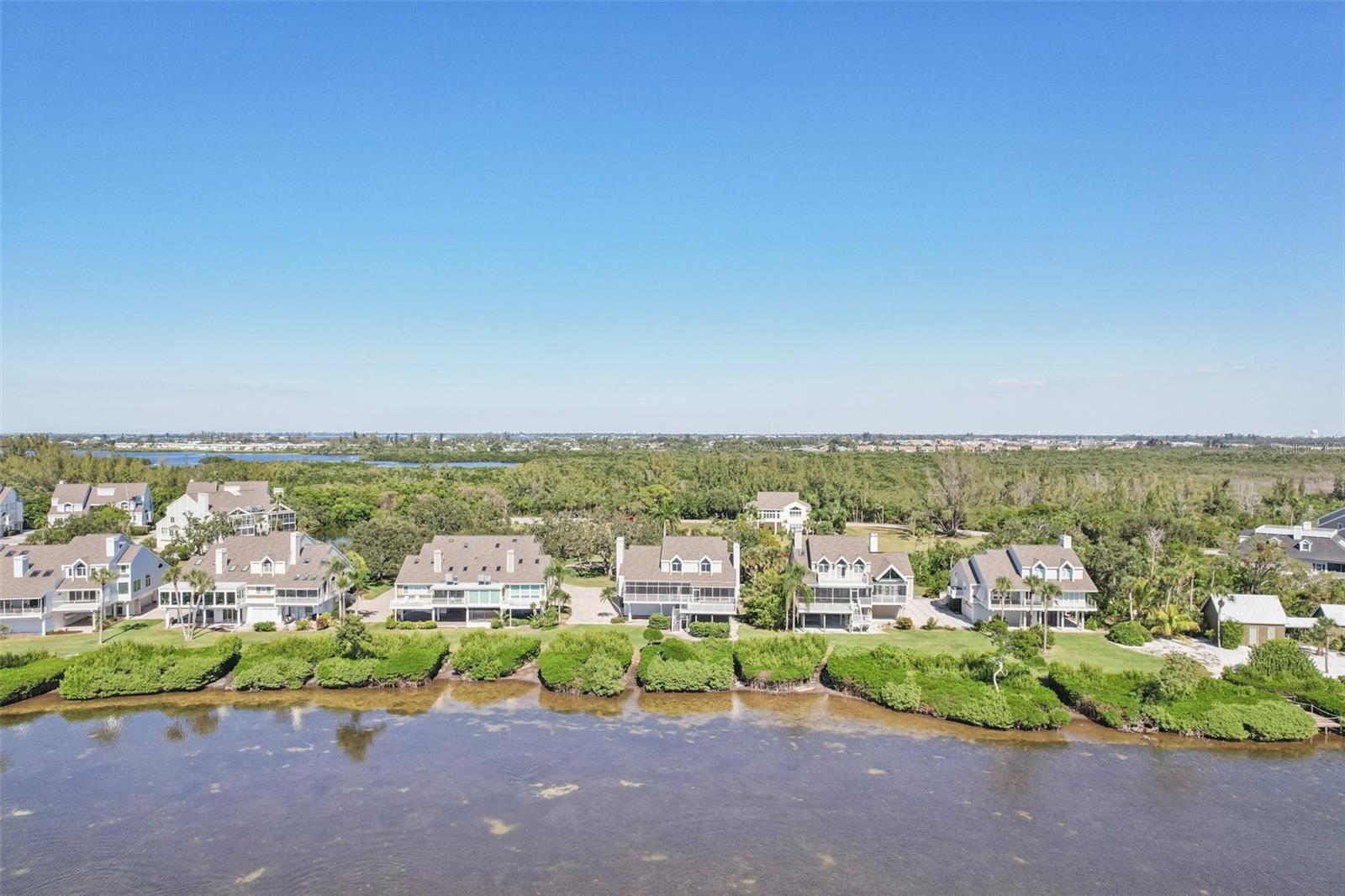 Listing photo id 65 for 44 Tidy Island Boulevard