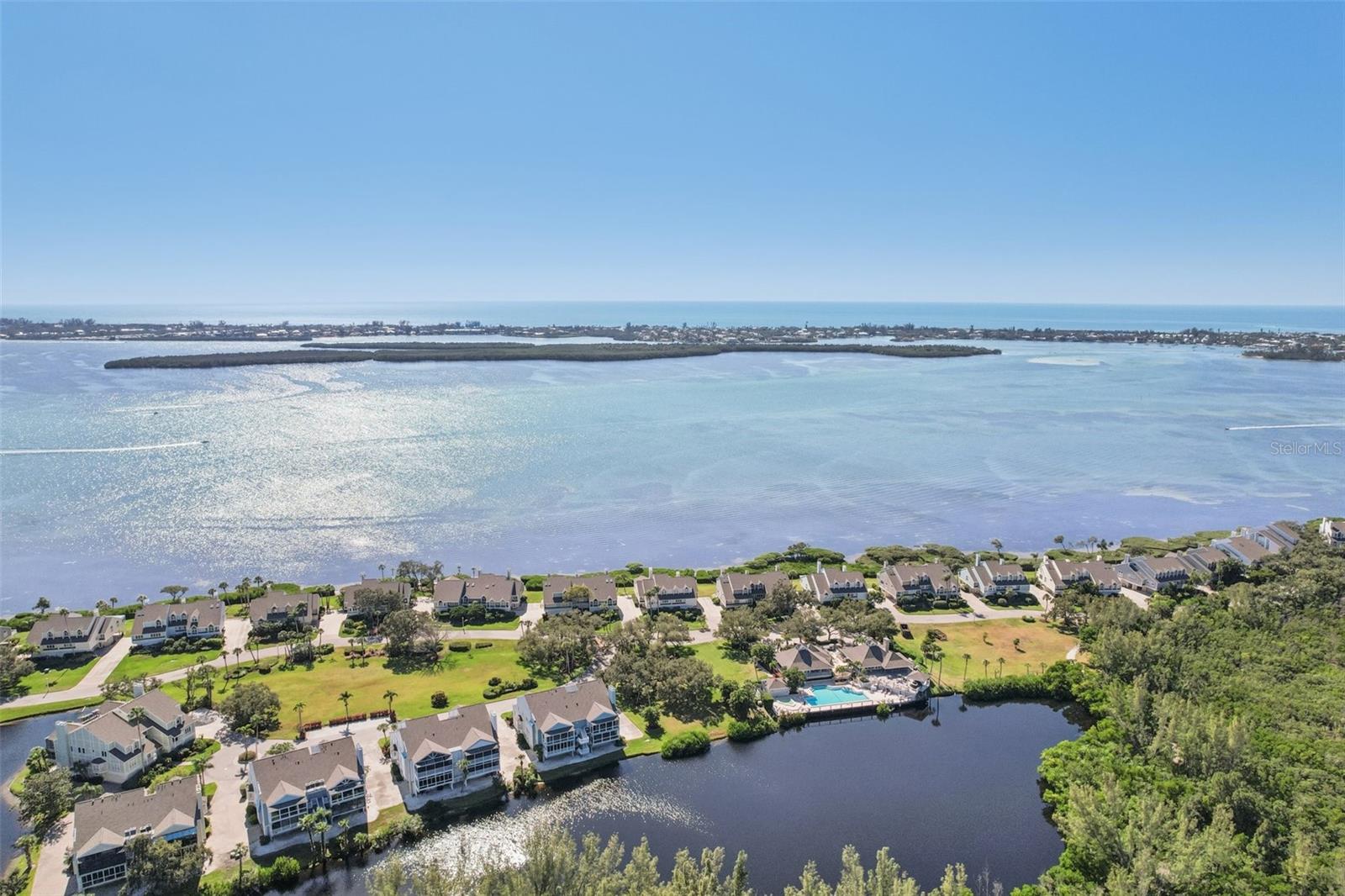 Listing photo id 70 for 44 Tidy Island Boulevard