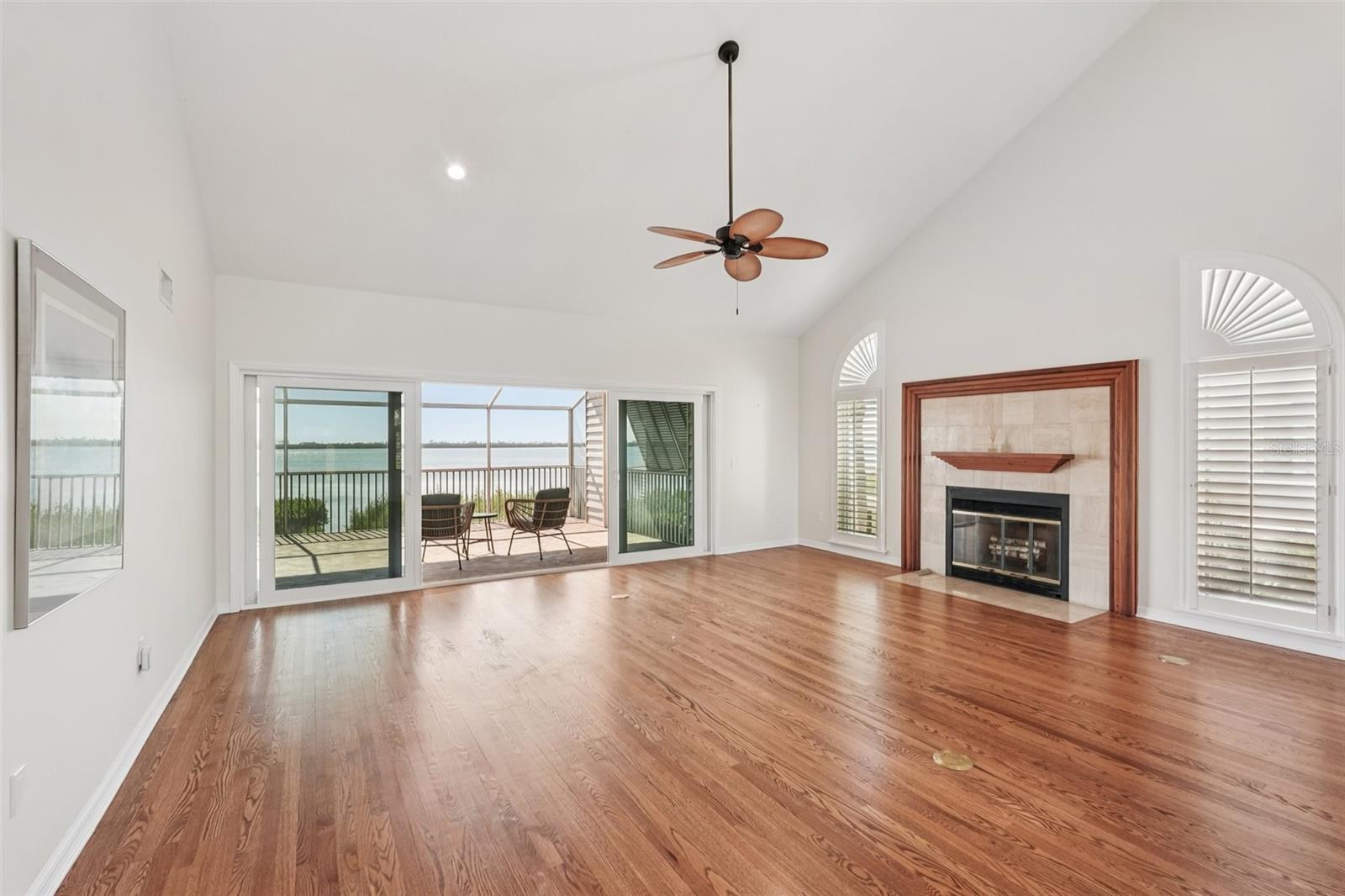 Listing photo id 7 for 44 Tidy Island Boulevard