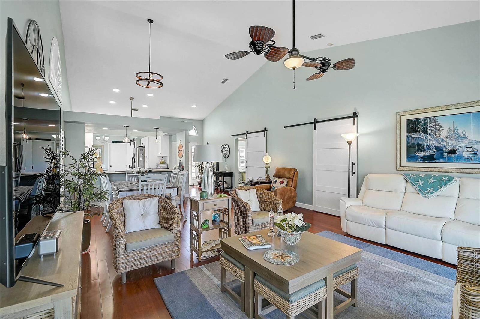 Image 11 of 44 For 4934 Clubview Court E