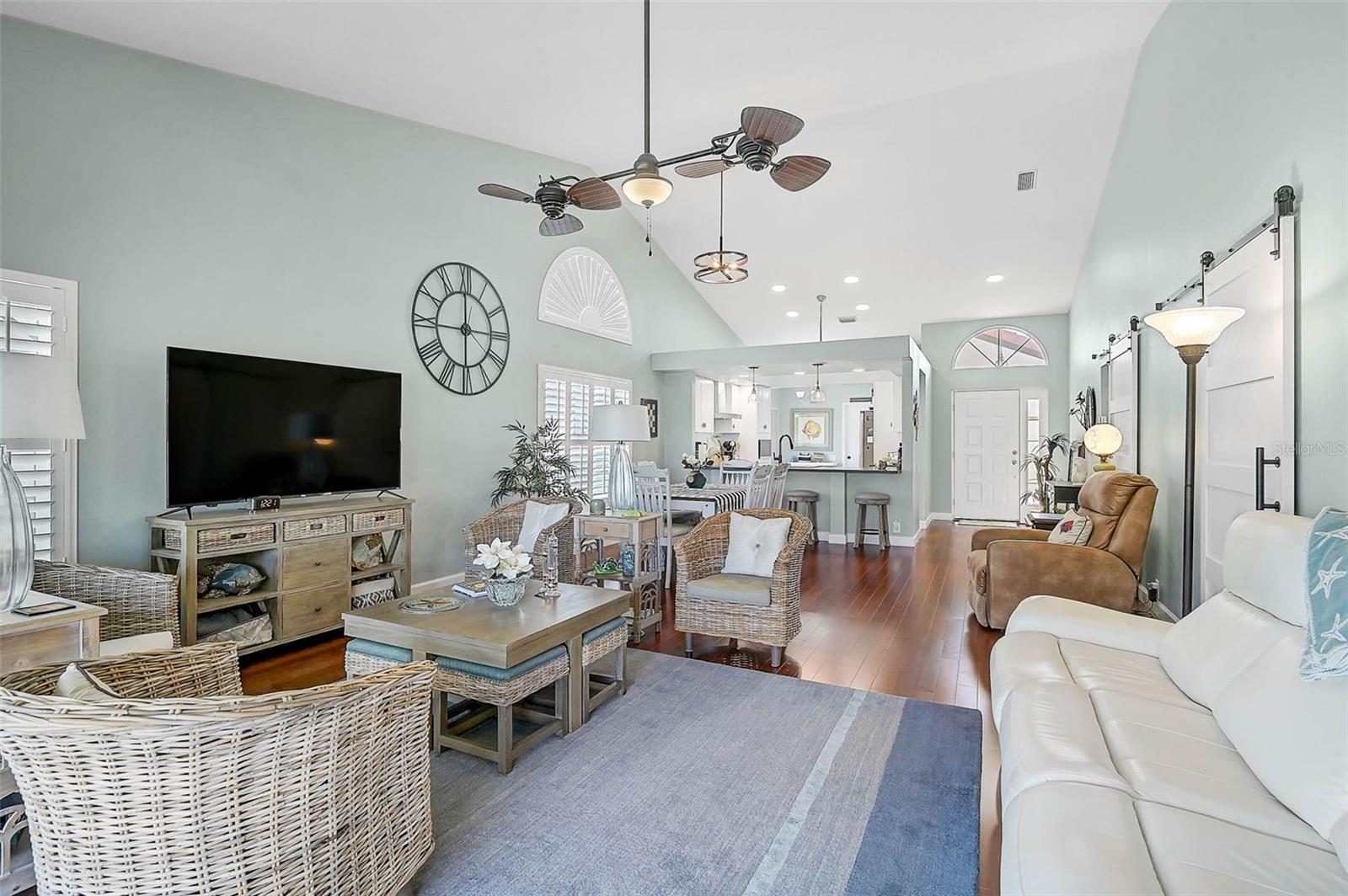 Image 13 of 44 For 4934 Clubview Court E