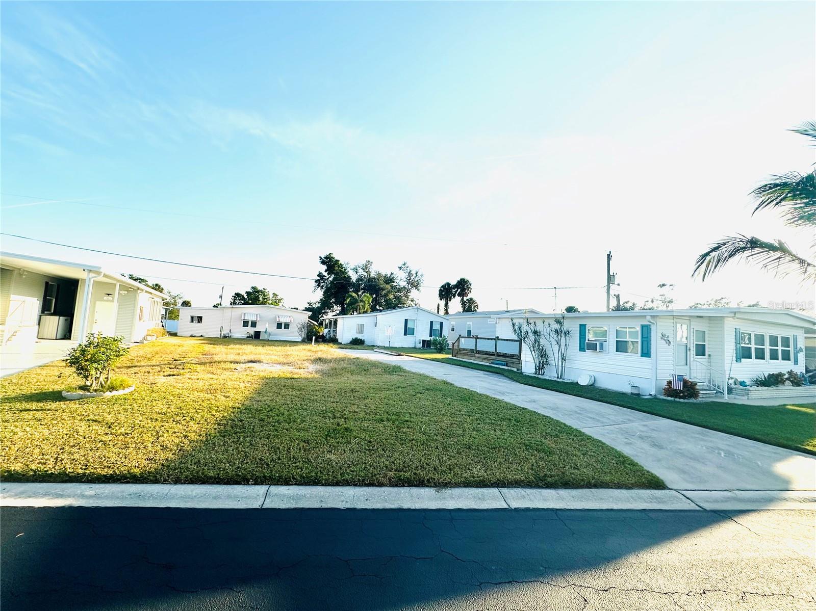 Image 2 of 4 For 522 Centre Street