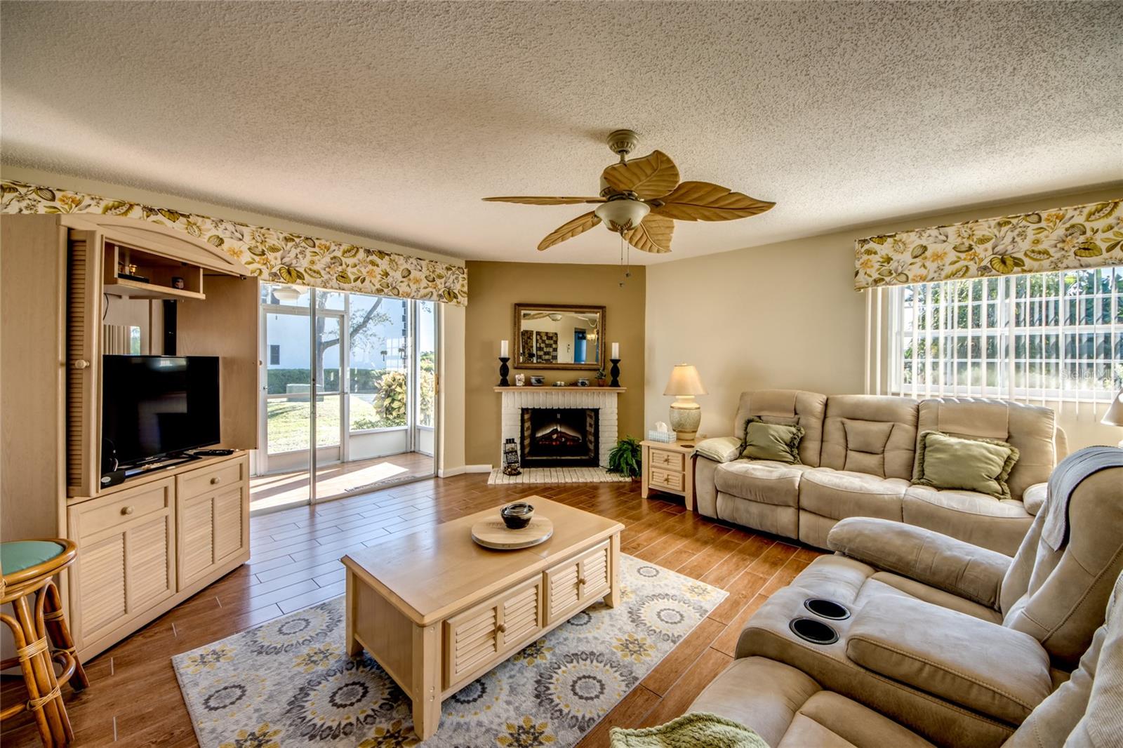 Image 10 of 25 For 7001 New Post Drive 4