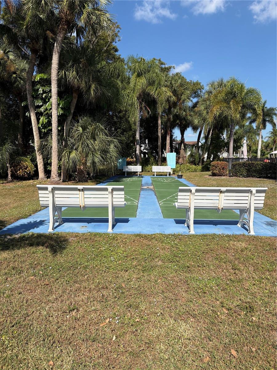 Image 21 of 25 For 7001 New Post Drive 4