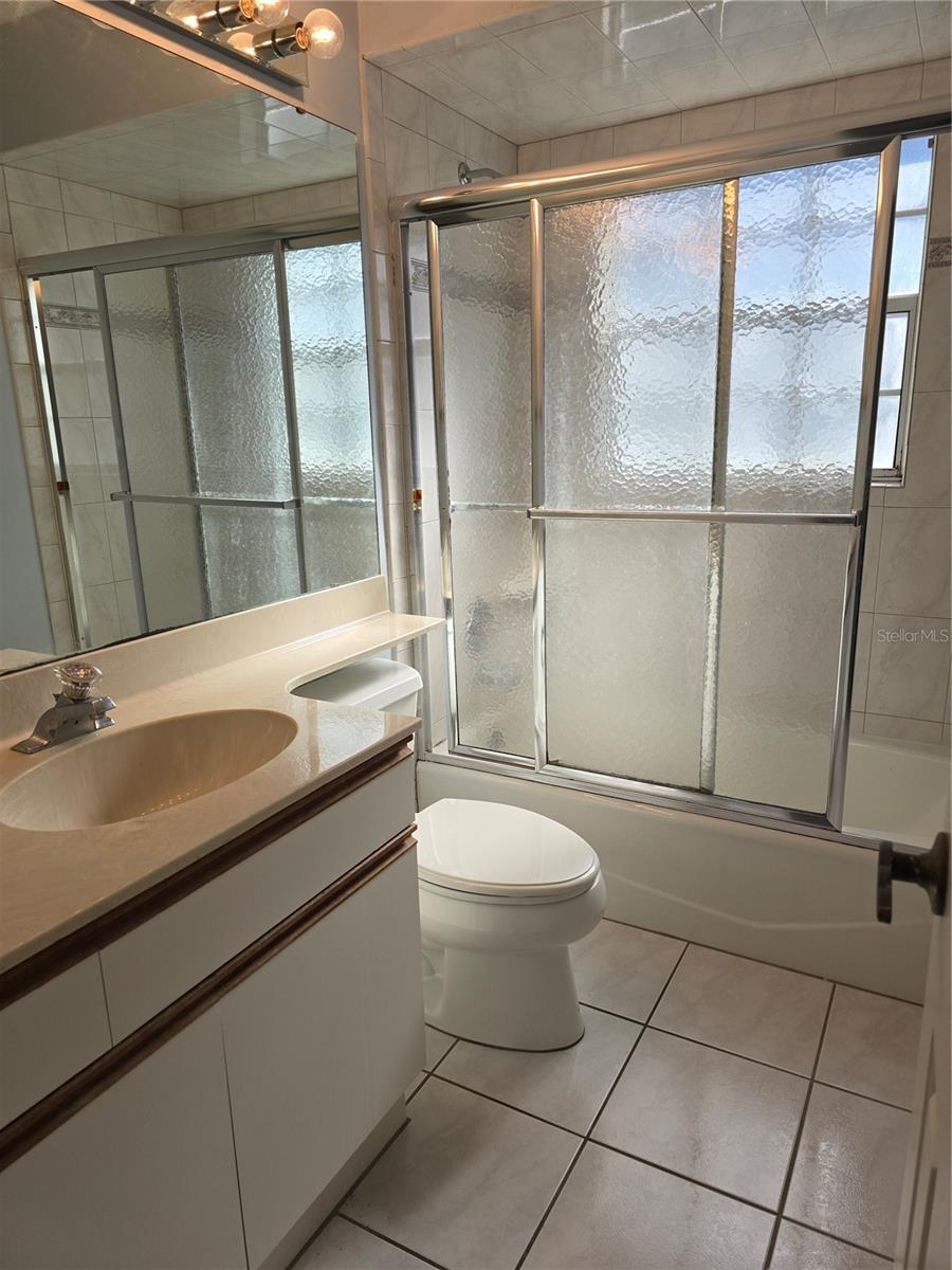 Image 28 of 37 For 1008 Cimarron Cir