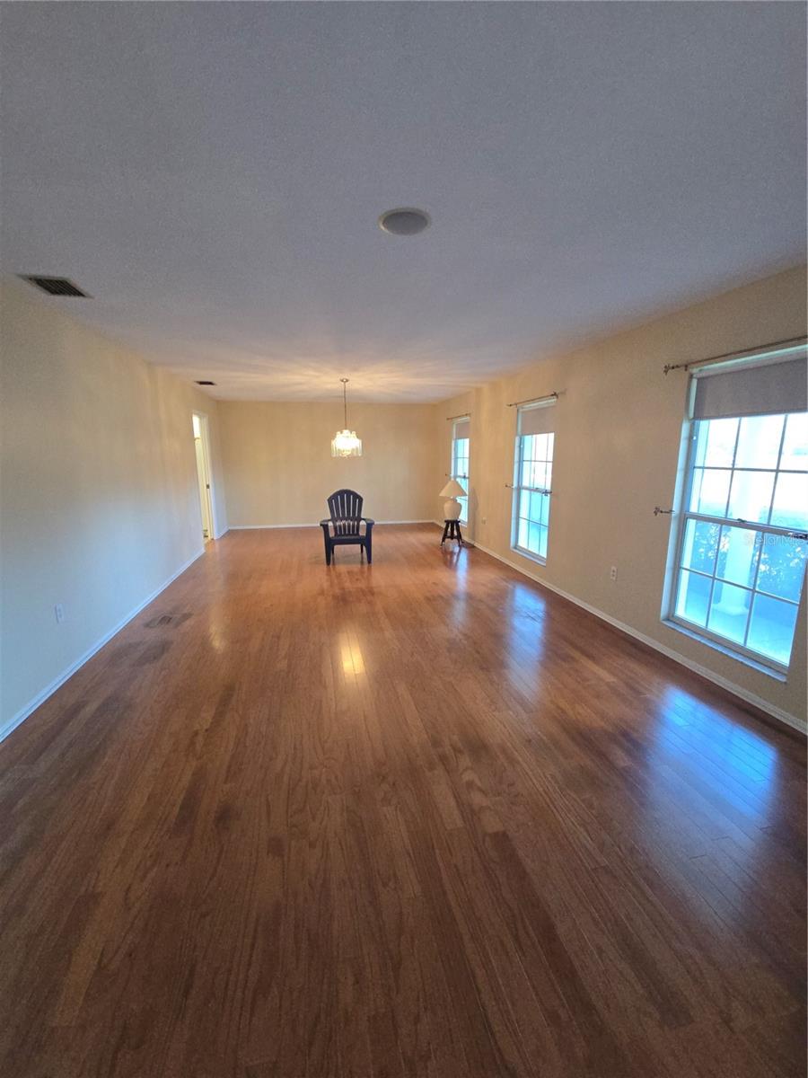 Image 5 of 37 For 1008 Cimarron Cir