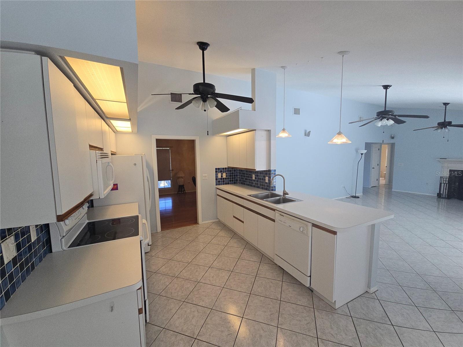 Image 7 of 37 For 1008 Cimarron Cir