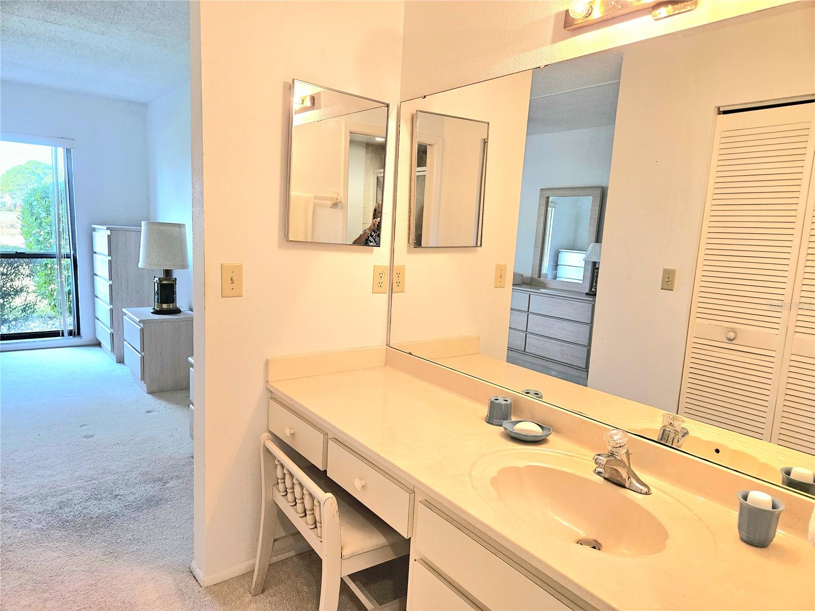 Image 15 of 37 For 2989 Taywood Meadow 19