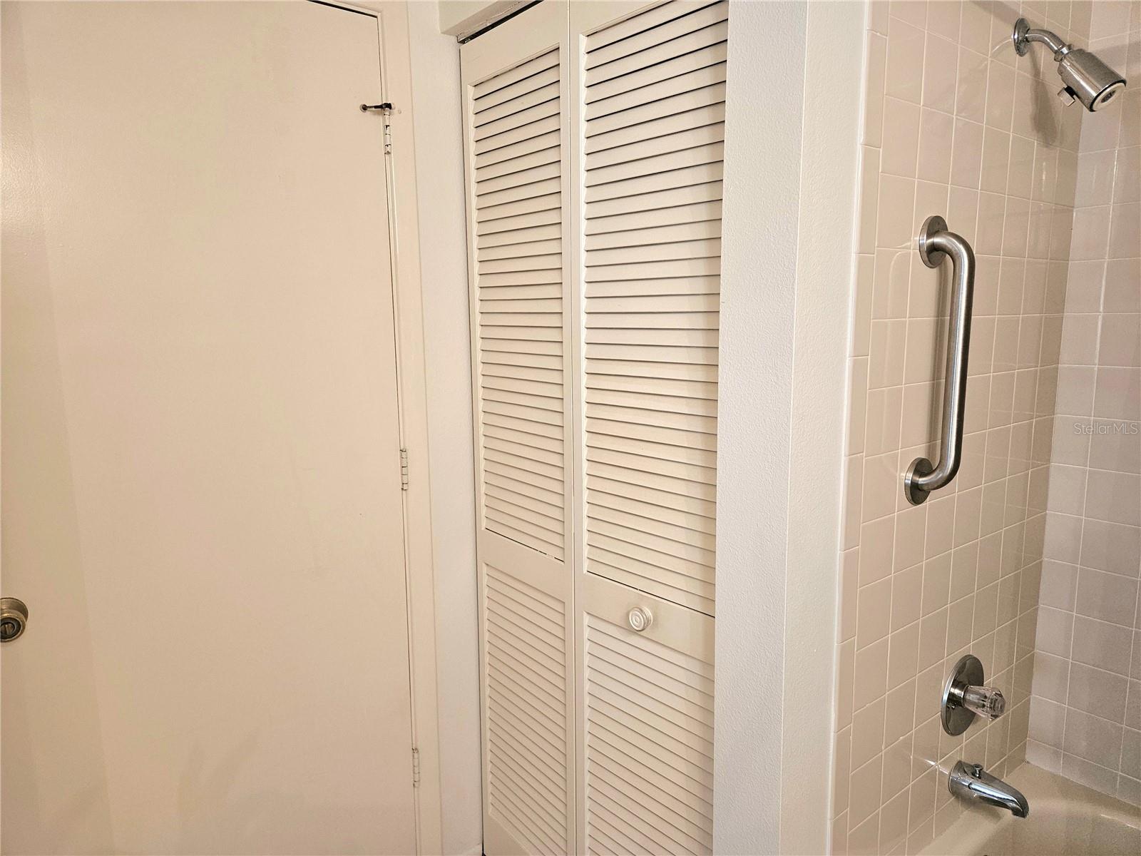 Image 23 of 37 For 2989 Taywood Meadow 19