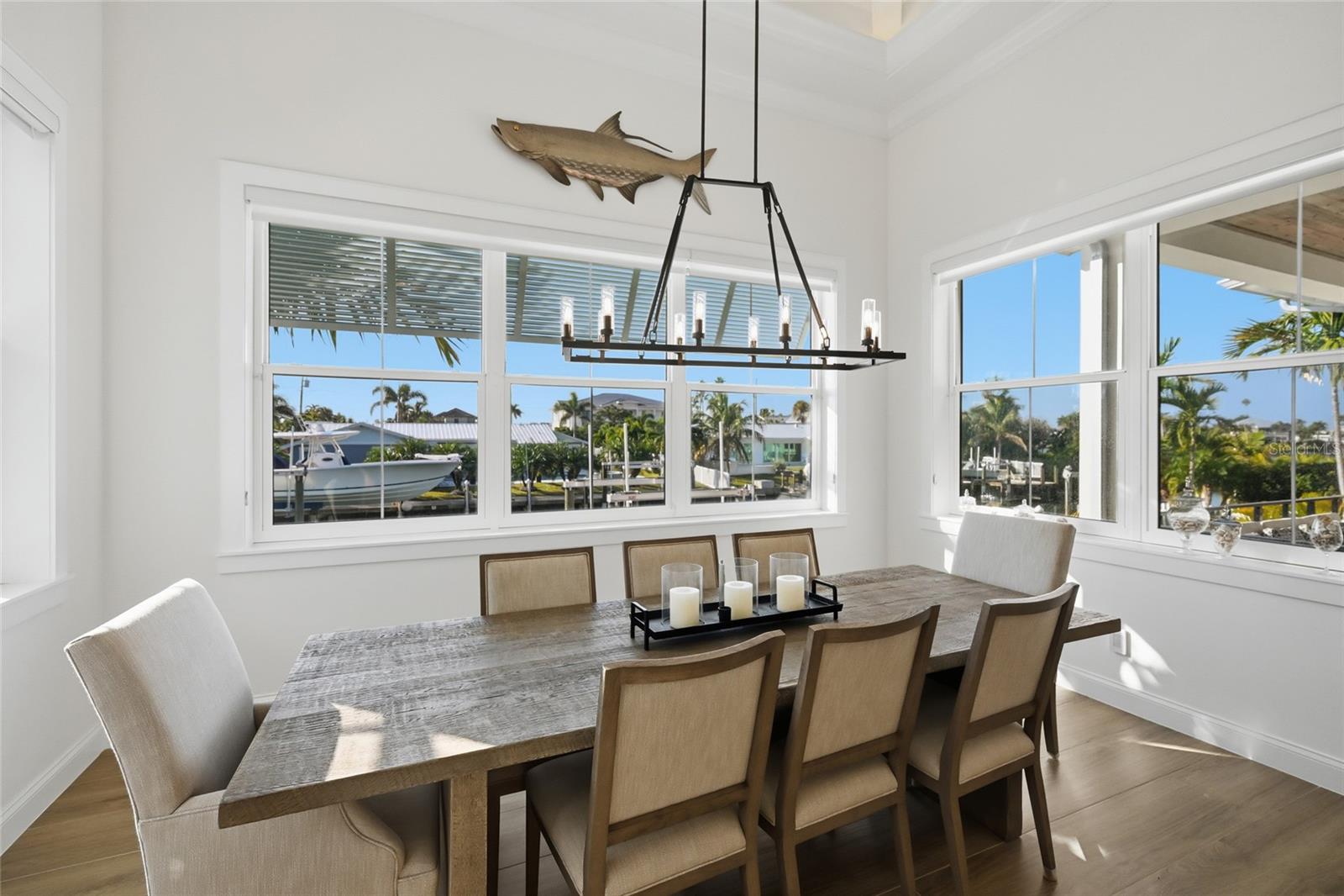 Image 23 of 82 For 628 Dundee Lane