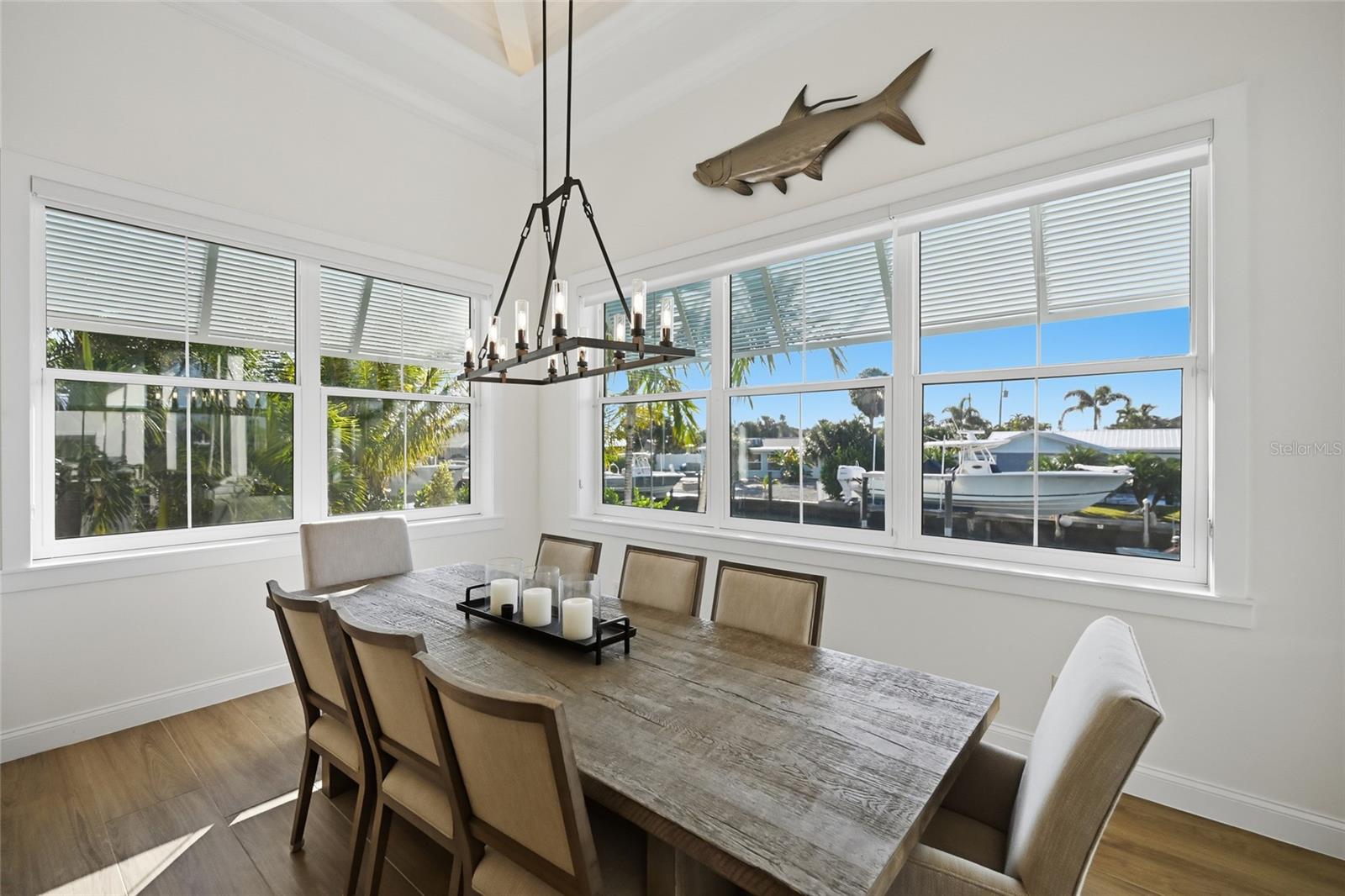 Image 24 of 82 For 628 Dundee Lane