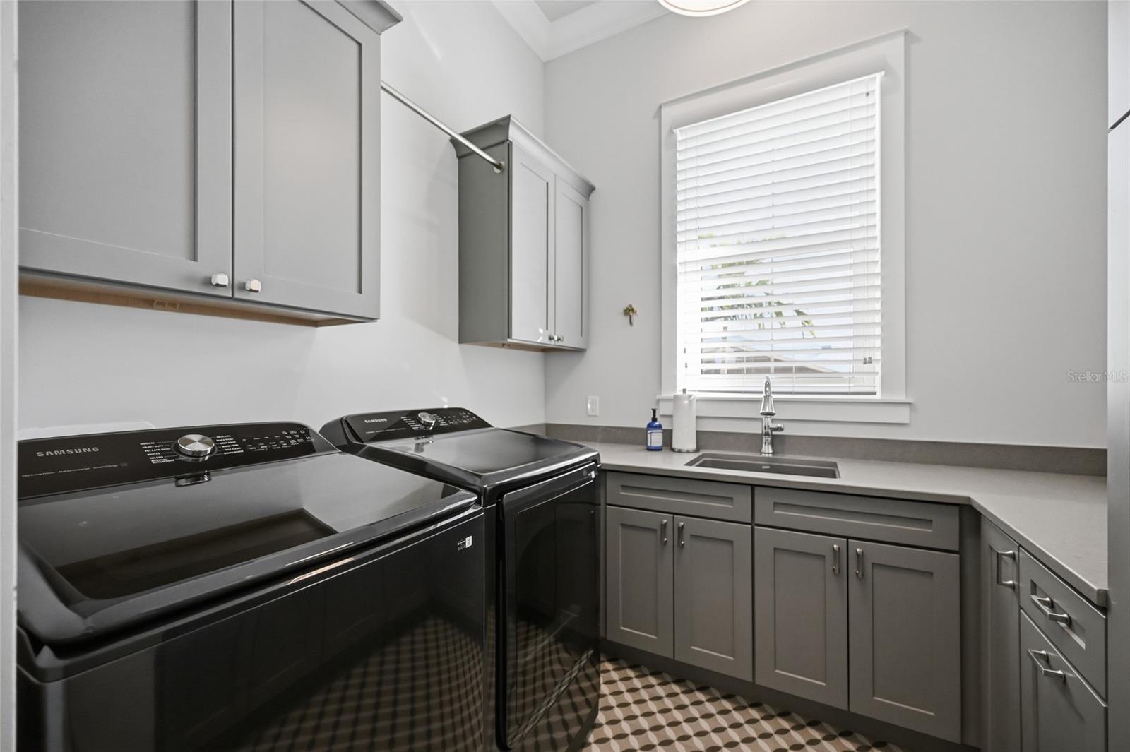 Image 27 of 82 For 628 Dundee Lane