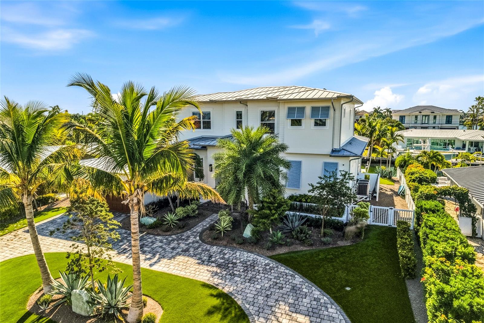 Image 3 of 82 For 628 Dundee Lane