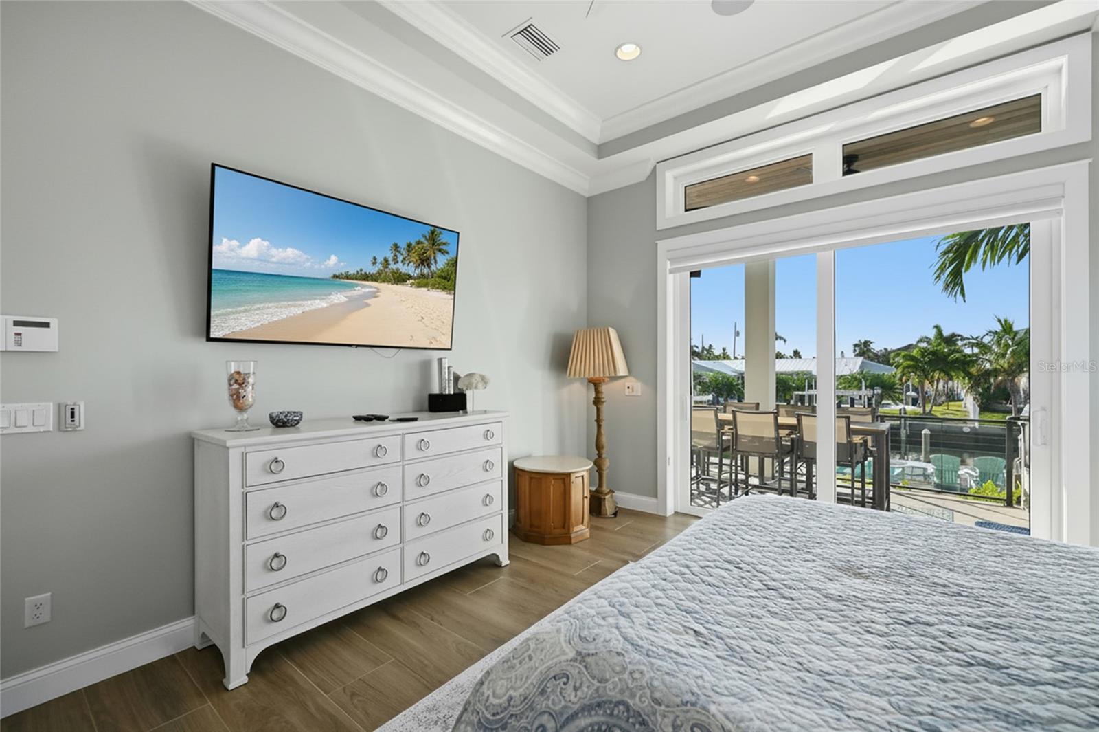 Image 33 of 82 For 628 Dundee Lane