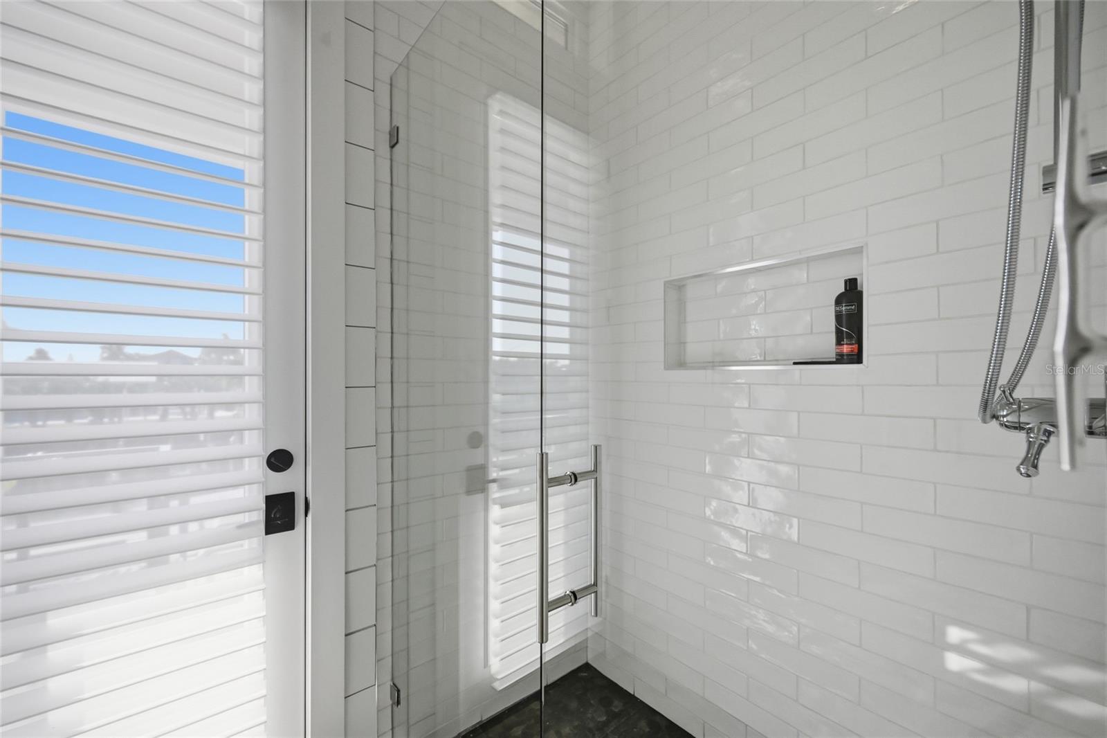 Image 40 of 82 For 628 Dundee Lane