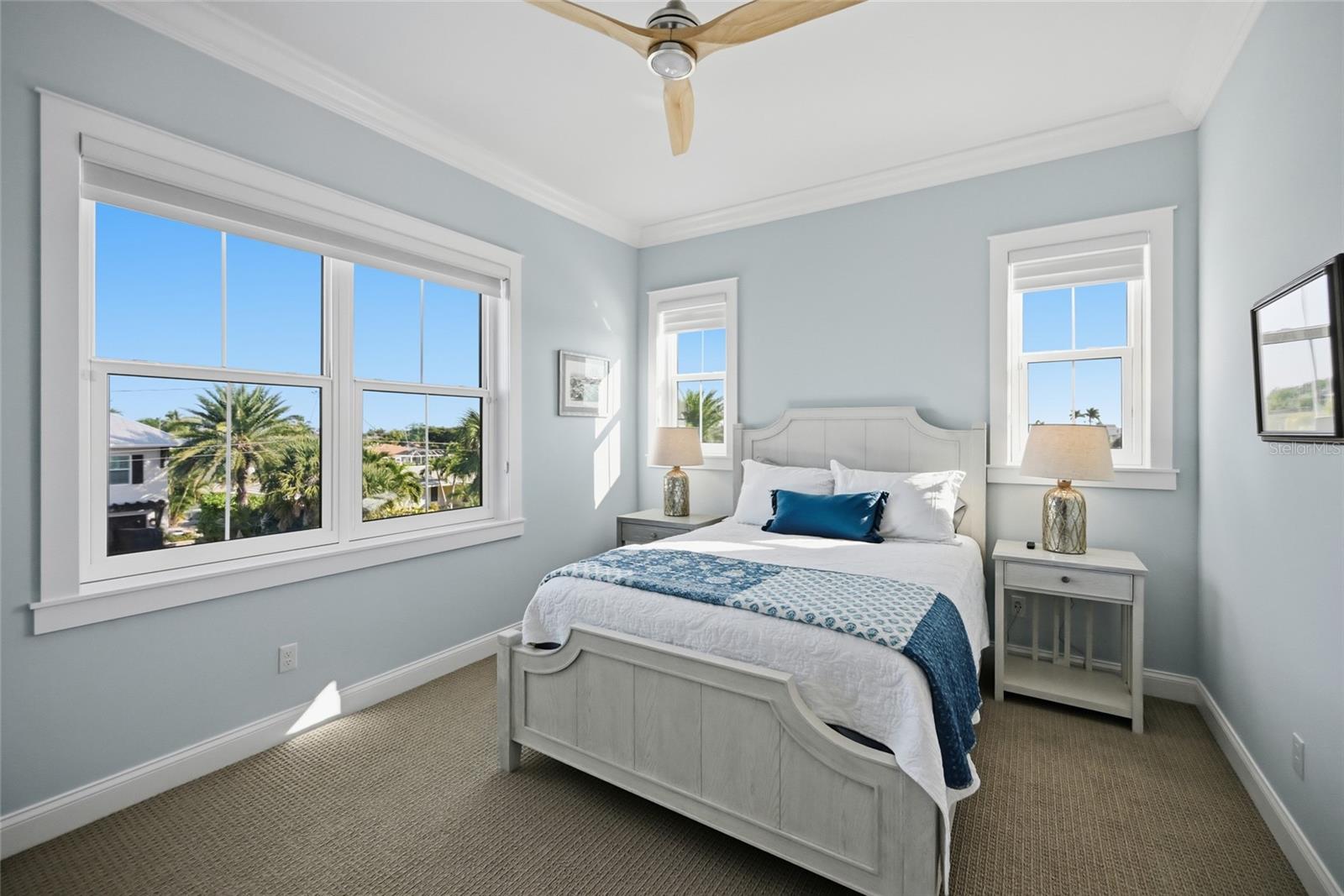 Image 43 of 82 For 628 Dundee Lane