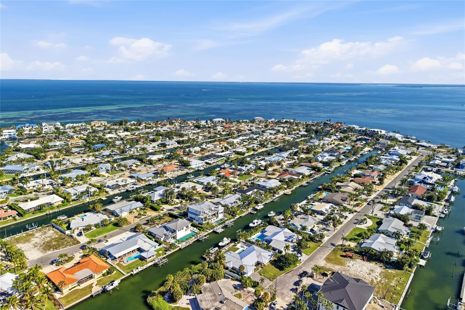 Image 6 of 82 For 628 Dundee Lane