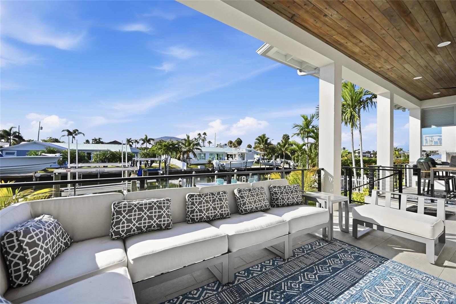 Image 60 of 82 For 628 Dundee Lane