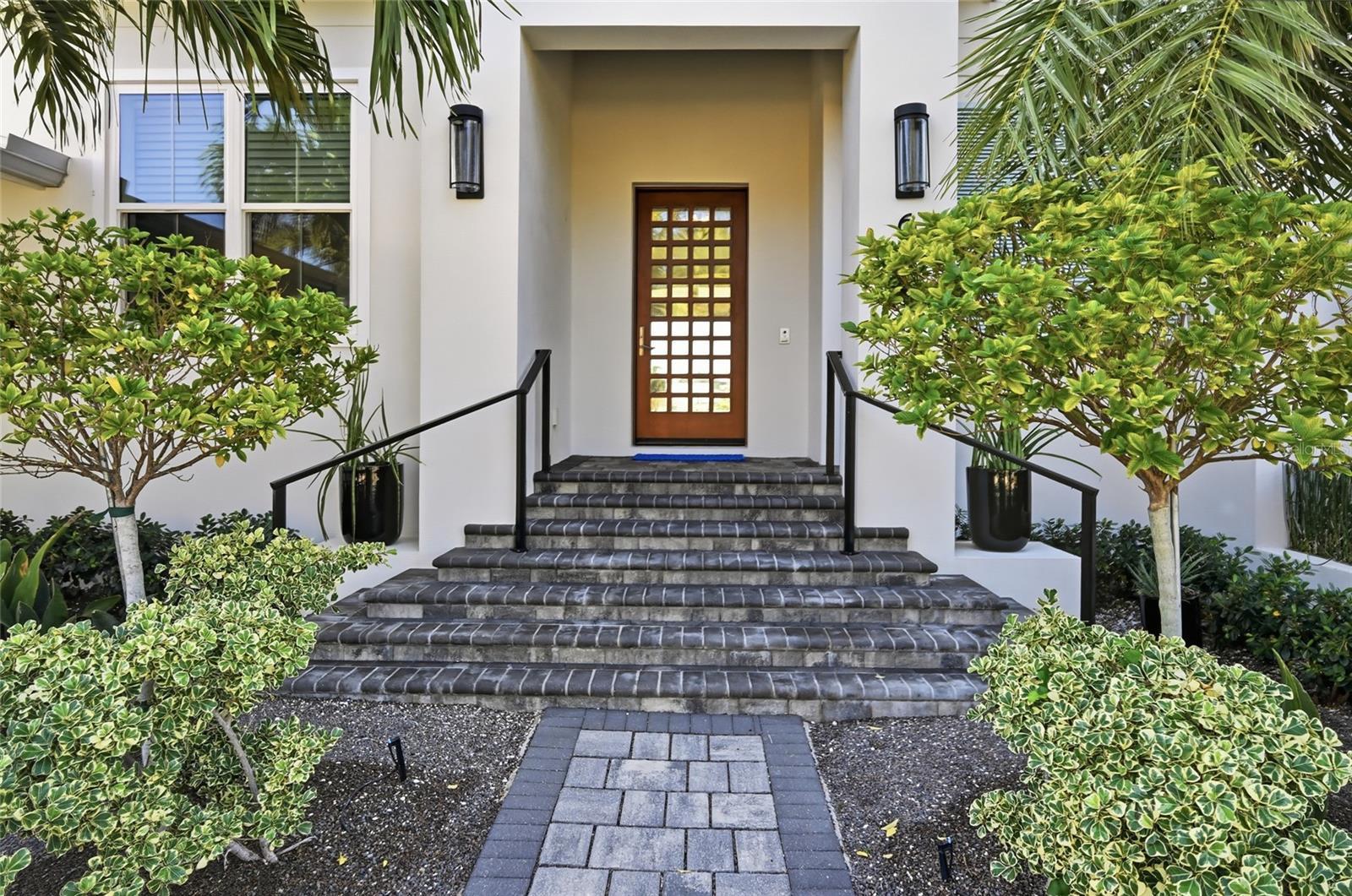 Image 9 of 82 For 628 Dundee Lane