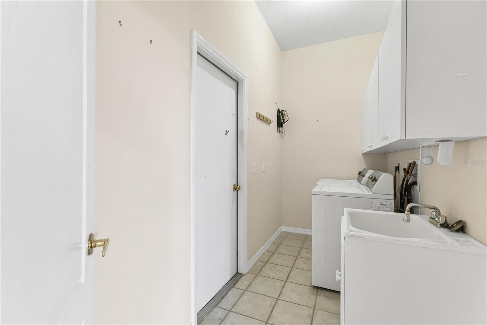 Image 29 of 34 For 7437 Featherstone Boulevard