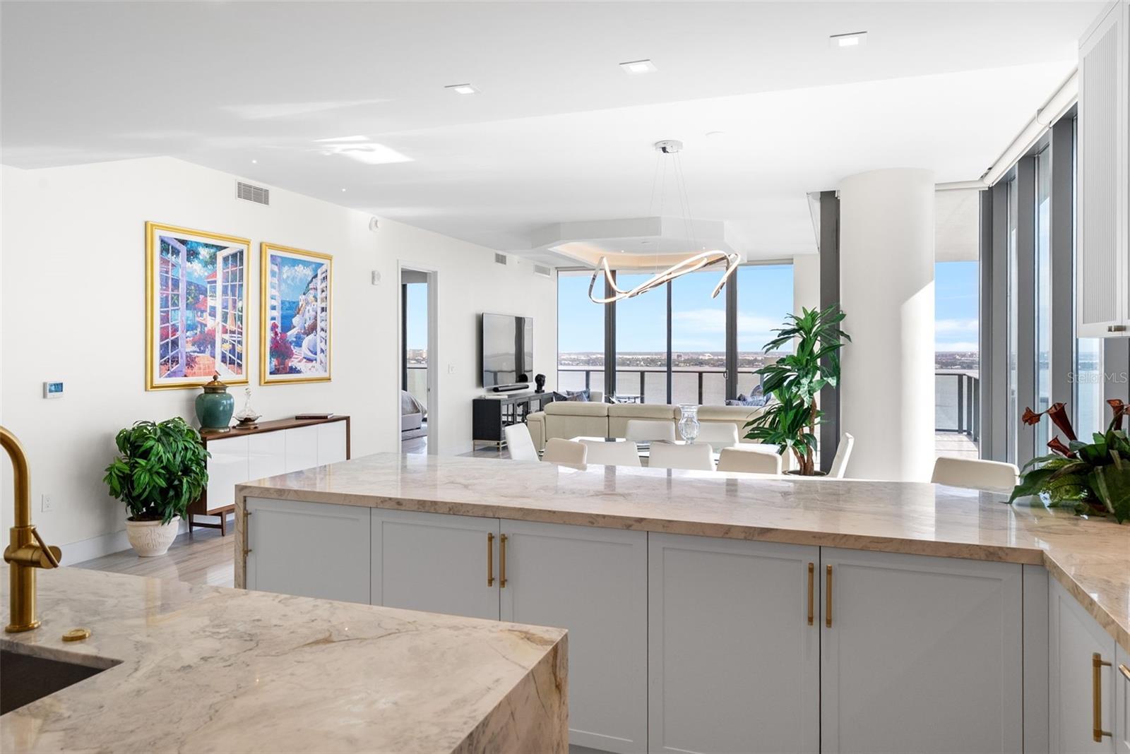 Listing photo id 24 for 3101 Bayshore Boulevard 2004