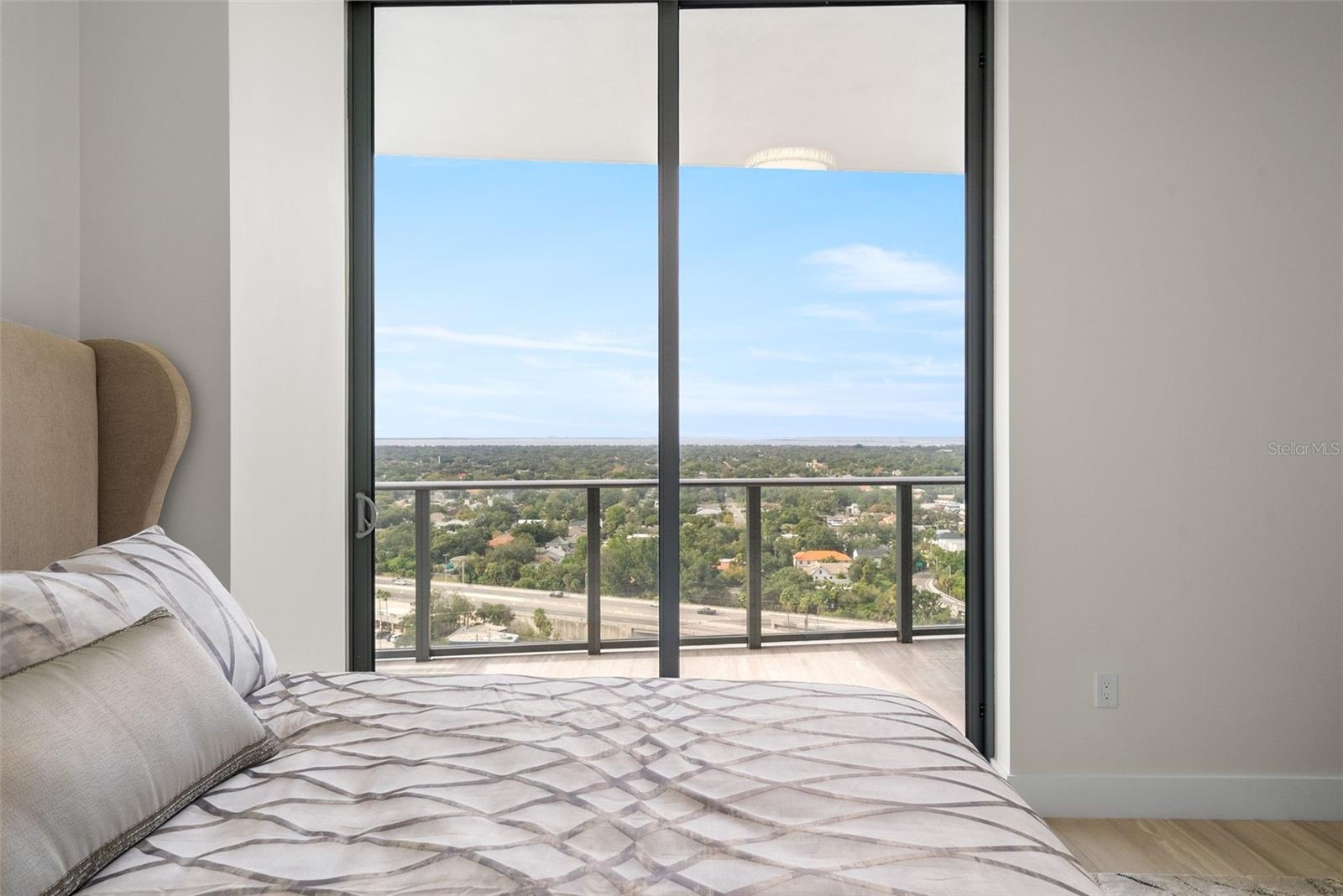 Listing photo id 39 for 3101 Bayshore Boulevard 2004