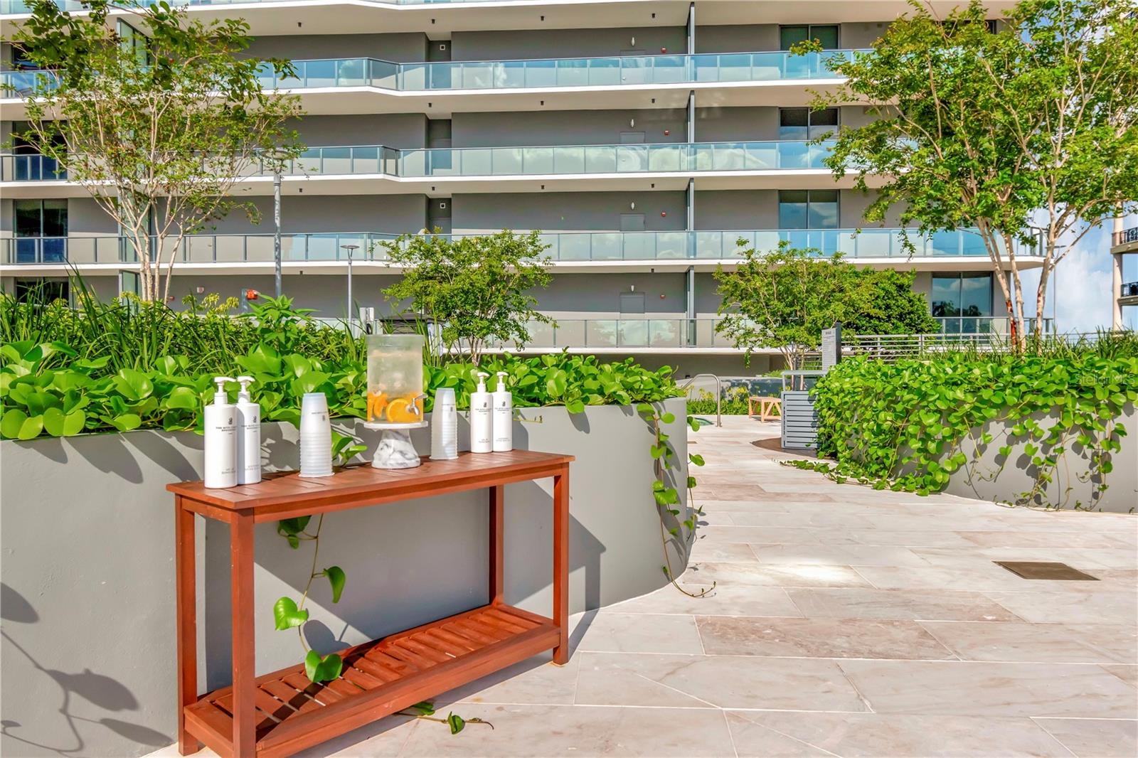 Listing photo id 50 for 3101 Bayshore Boulevard 2004