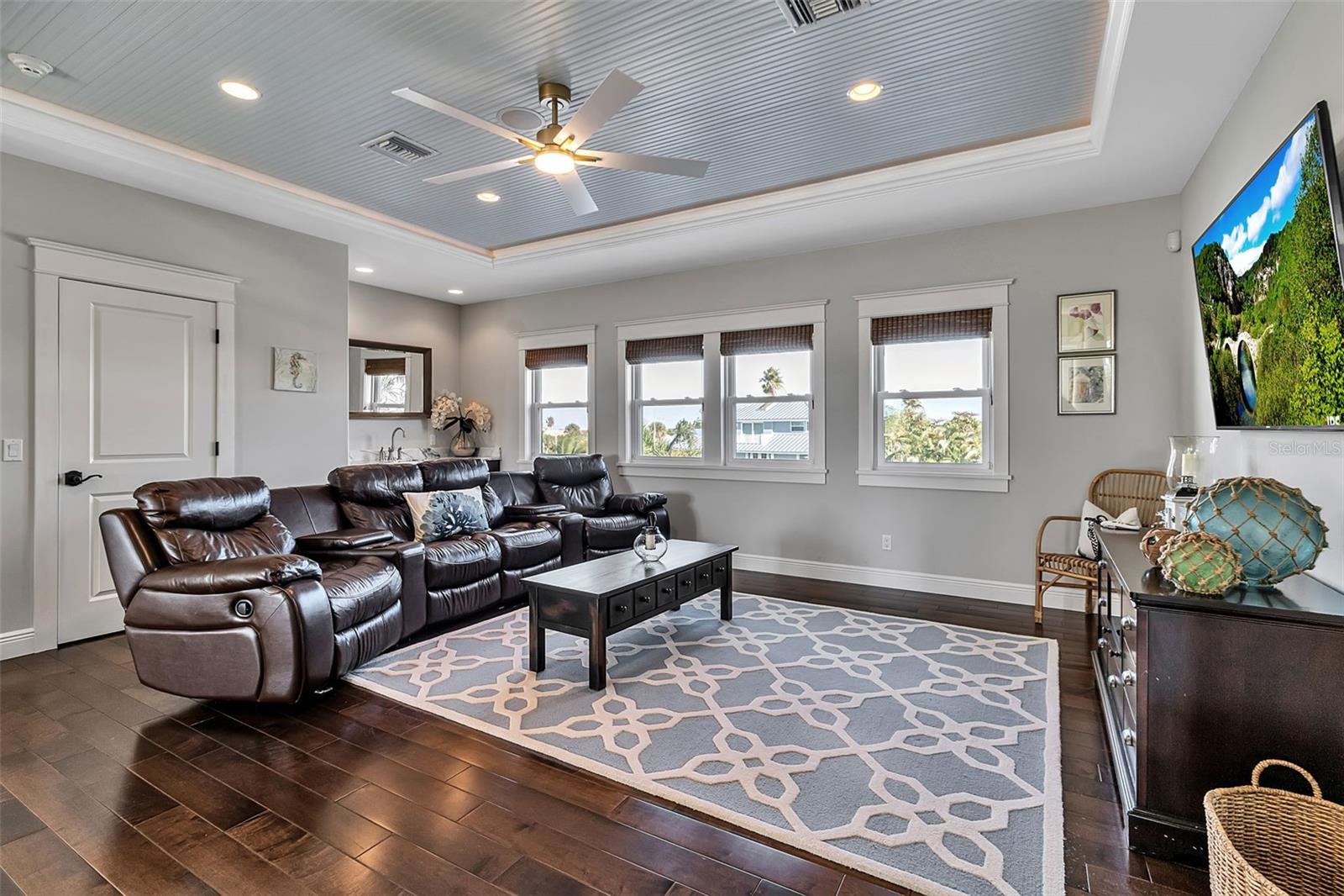 Image 50 of 94 For 718 Key Royale Drive