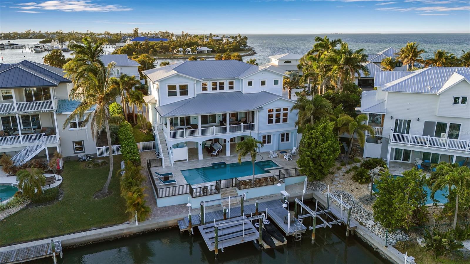 Image 7 of 94 For 718 Key Royale Drive