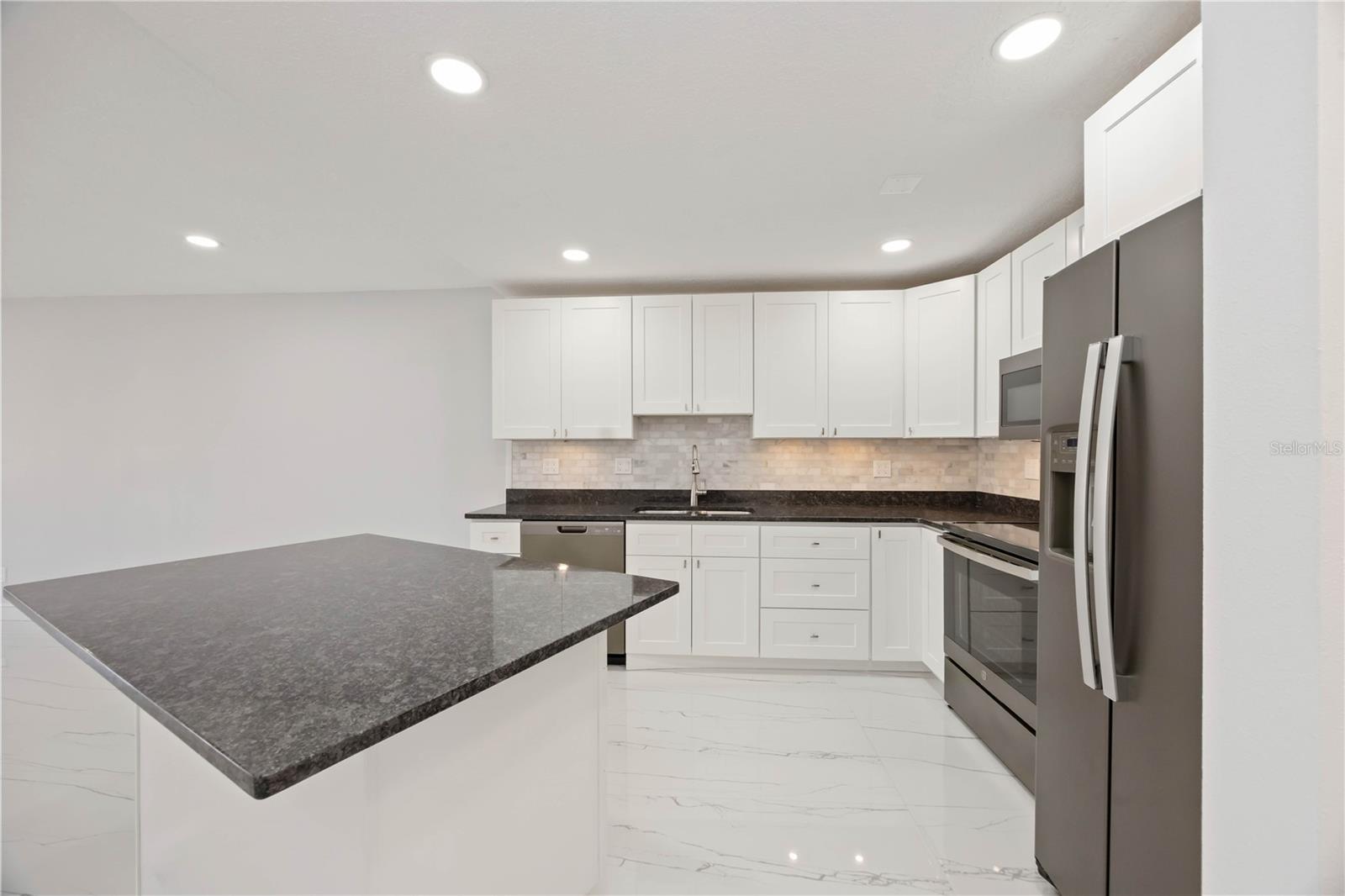 Image 11 of 70 For 9608 Valencia Cove