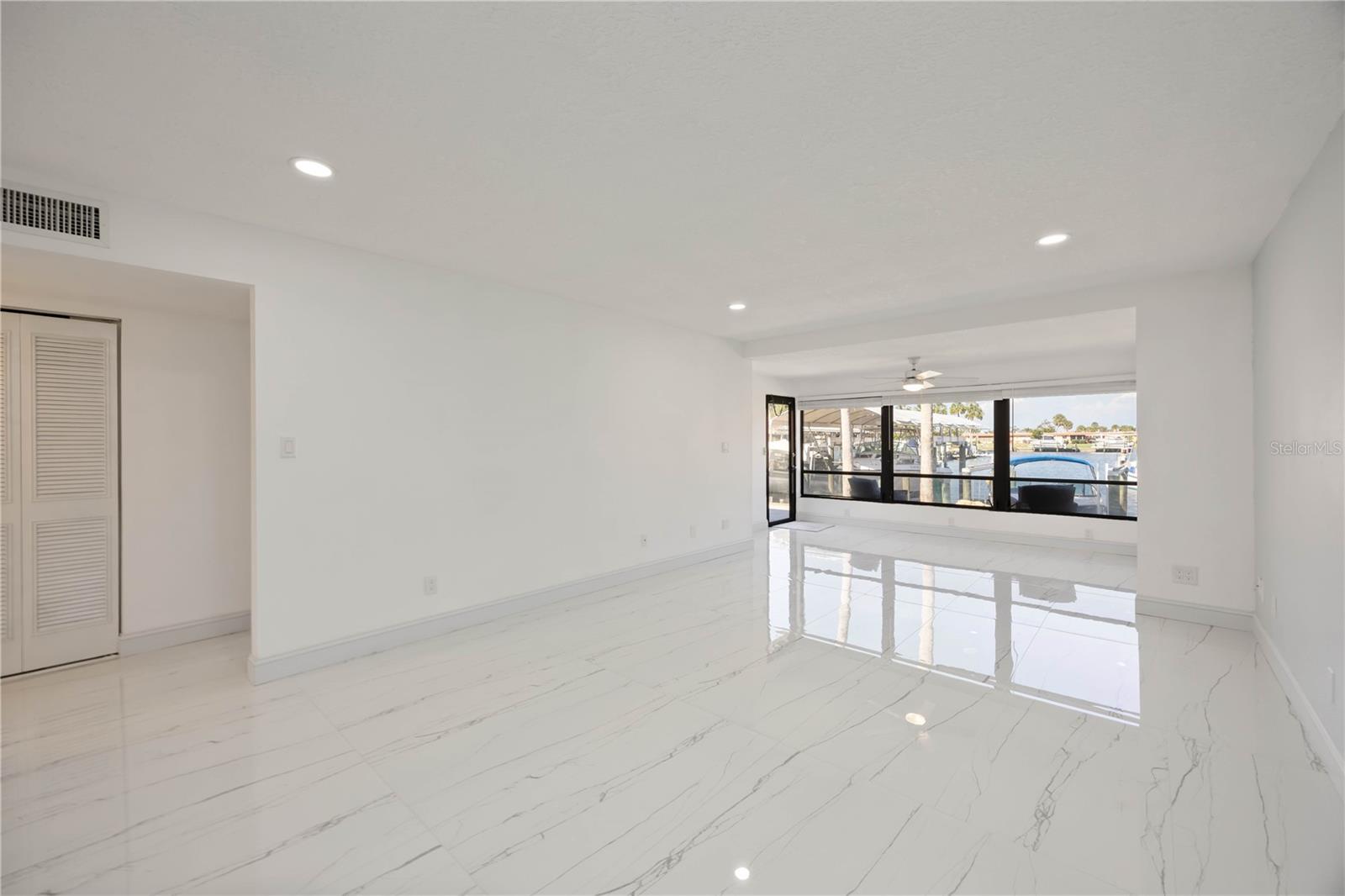 Image 17 of 70 For 9608 Valencia Cove