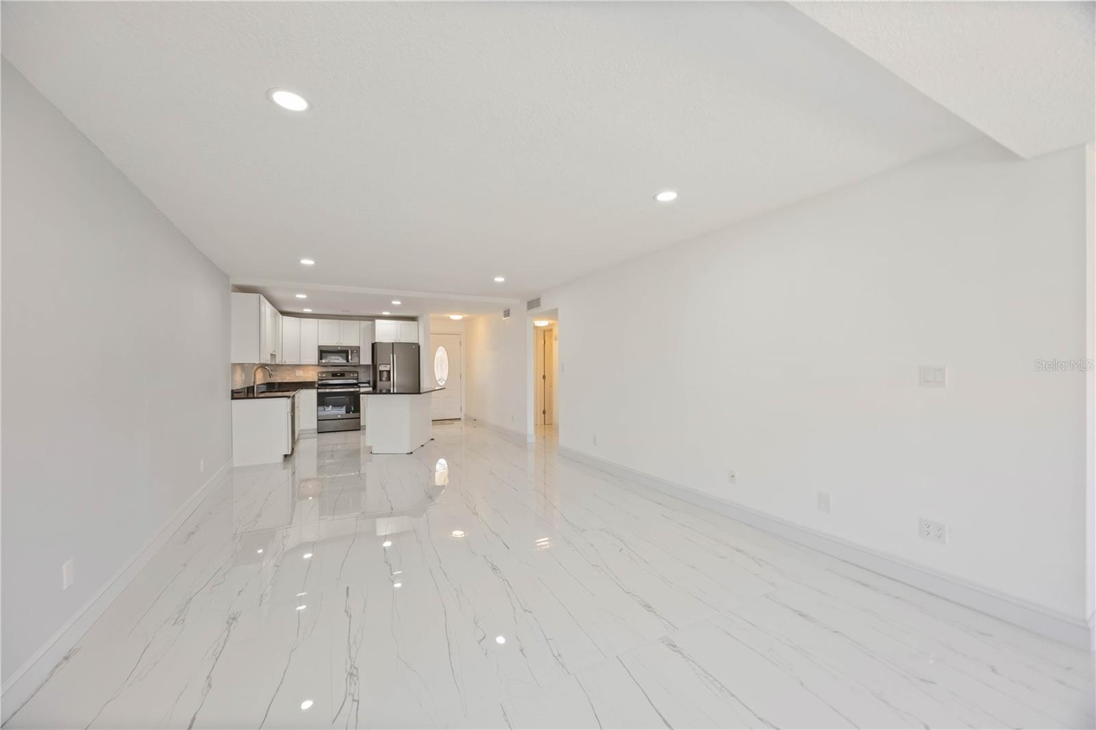 Image 20 of 70 For 9608 Valencia Cove