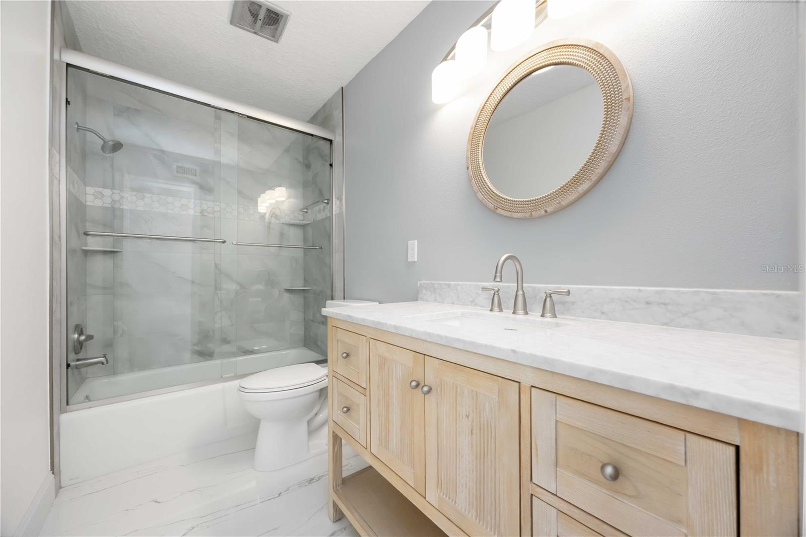 Image 5 of 70 For 9608 Valencia Cove