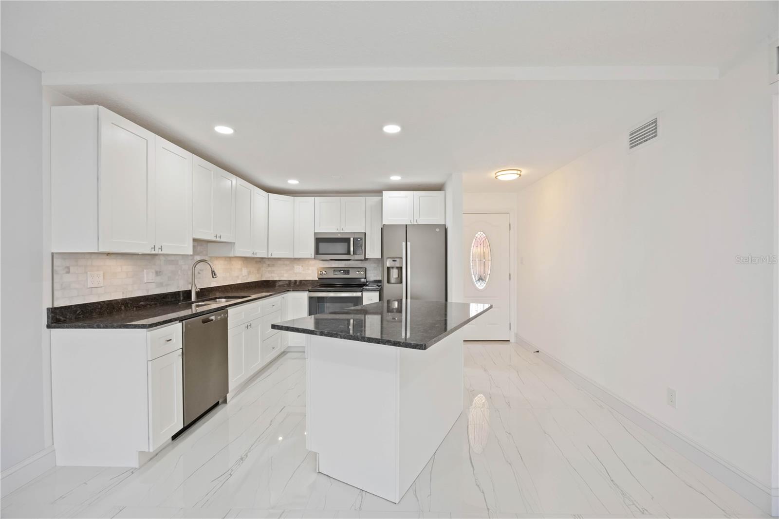 Image 8 of 70 For 9608 Valencia Cove