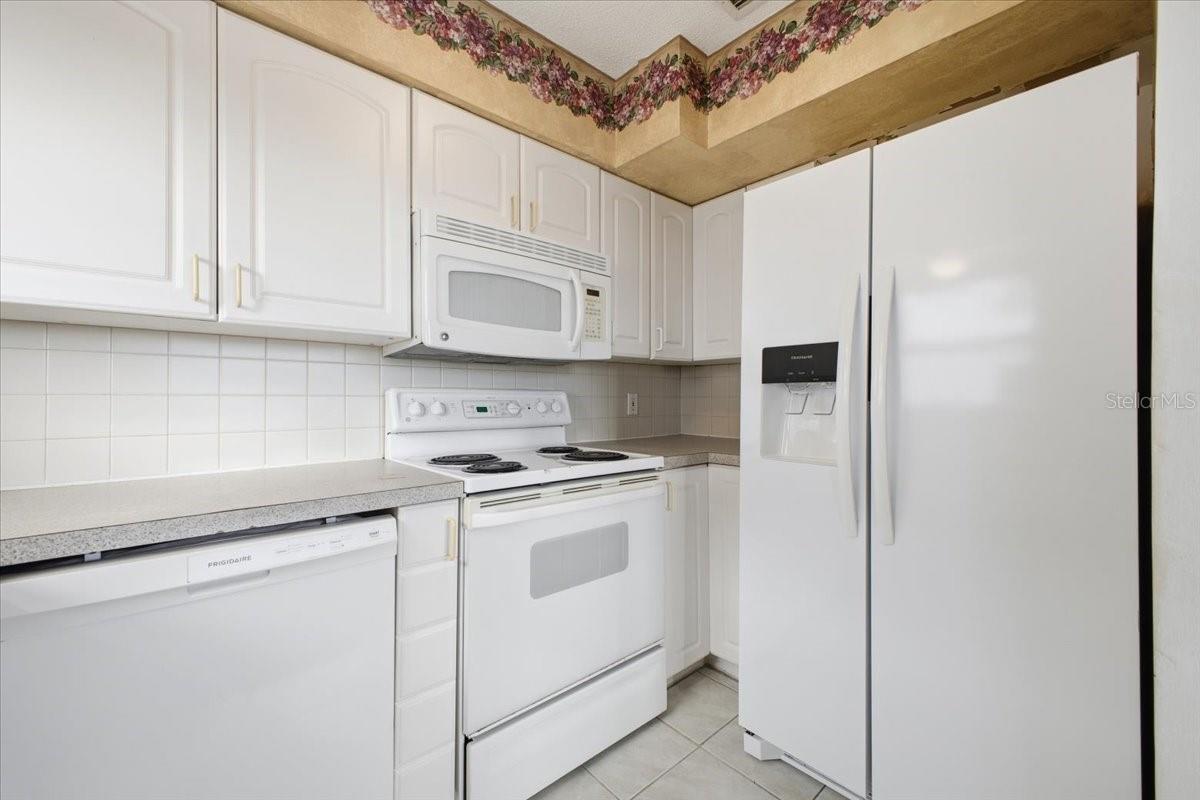 Image 11 of 35 For 611 Gulf Drive N C29