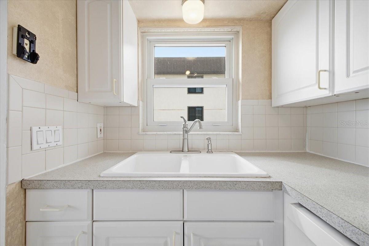 Image 13 of 35 For 611 Gulf Drive N C29