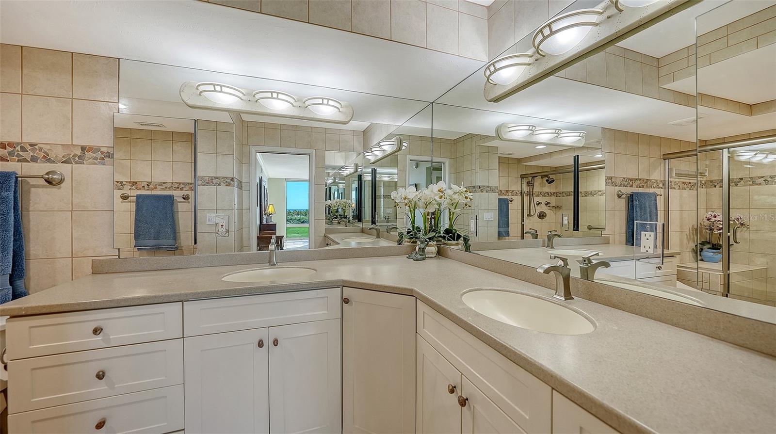 Image 15 of 53 For 2425 Gulf Of Mexico Drive 1e