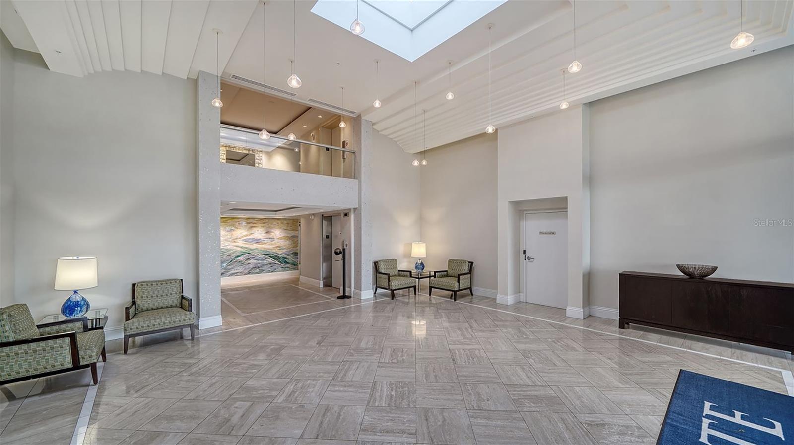 Image 34 of 53 For 2425 Gulf Of Mexico Drive 1e