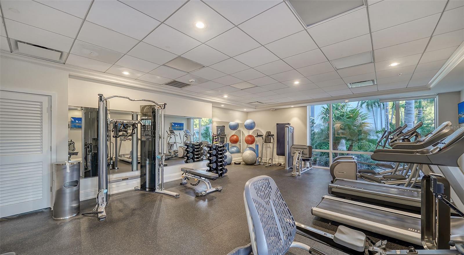 Image 37 of 53 For 2425 Gulf Of Mexico Drive 1e